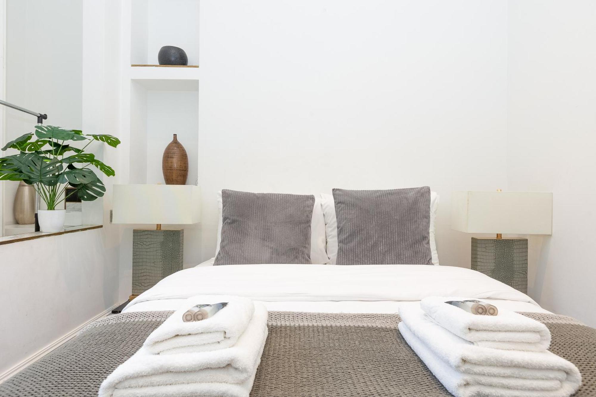 Lovely 2br Flat In Kensington, 2 Minutes Tube Apartment *