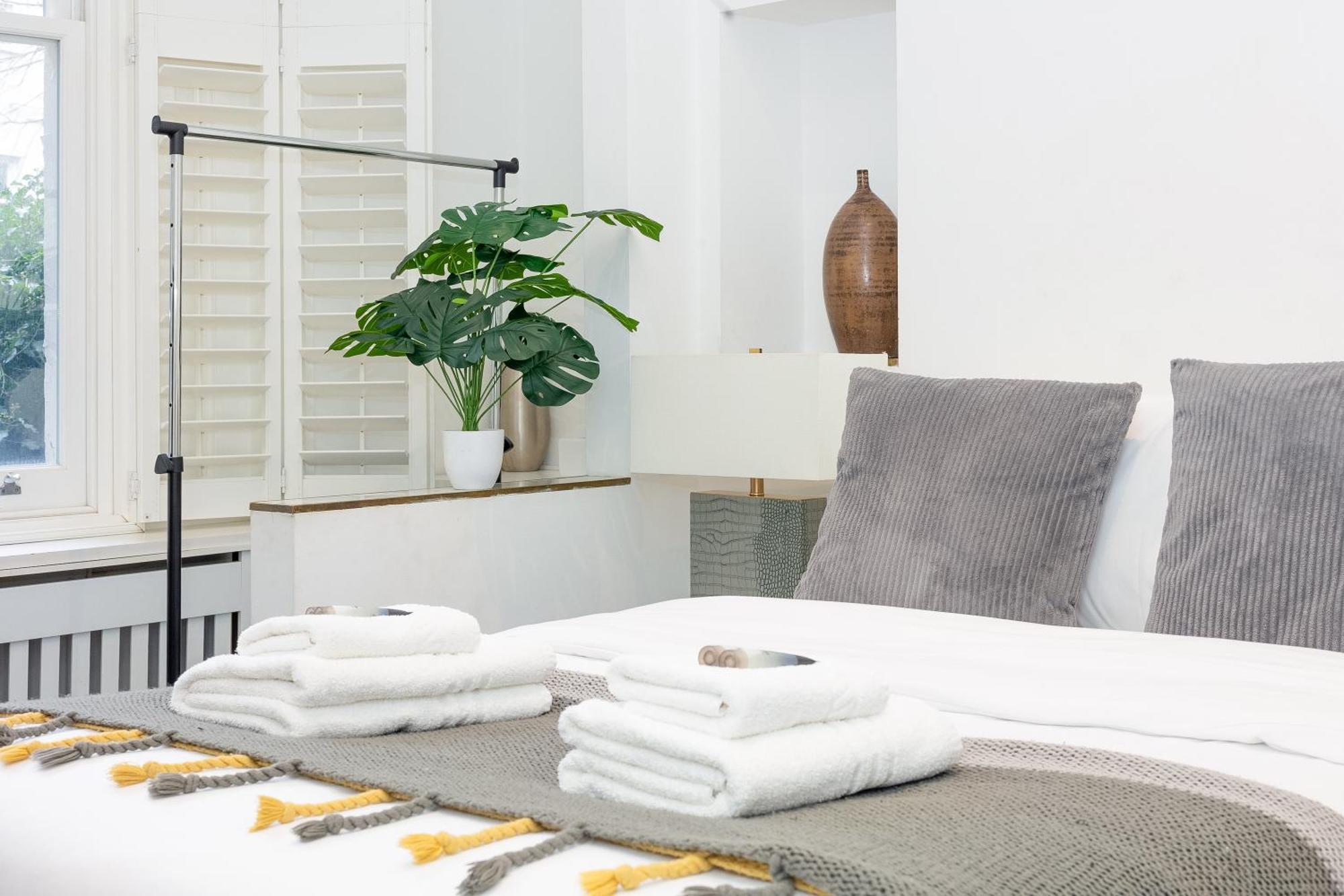 Lovely 2br Flat In Kensington, 2 Minutes Tube Apartment *