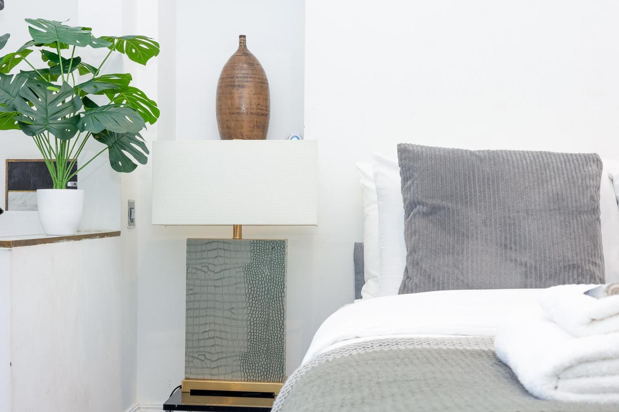 Apartment Lovely 2br Flat In Kensington, 2 Minutes Tube London