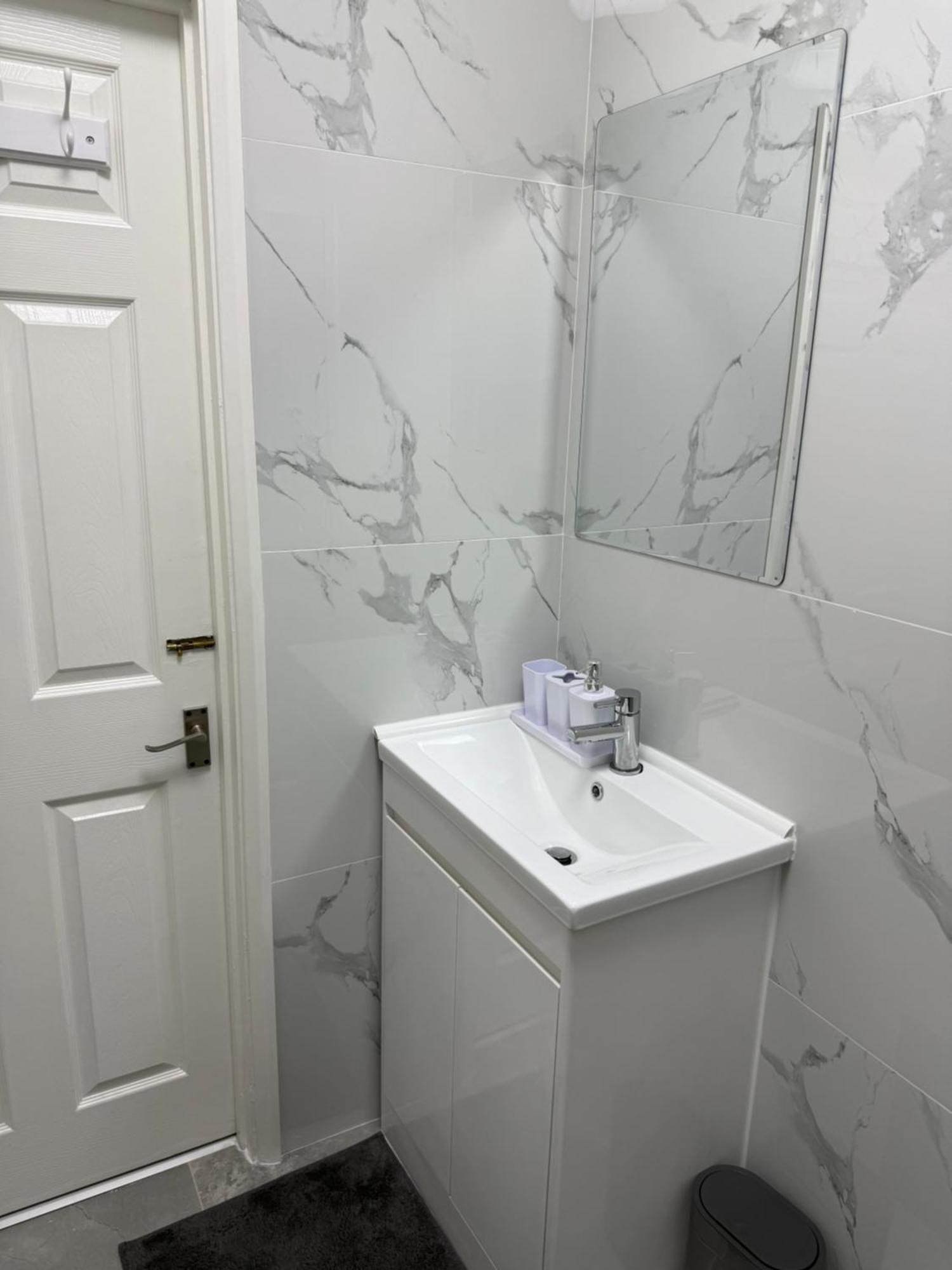 Accommodatie bij particulieren Luxury In Victoria, 7 Minutes Walk To Victoria Station, 8 Londen