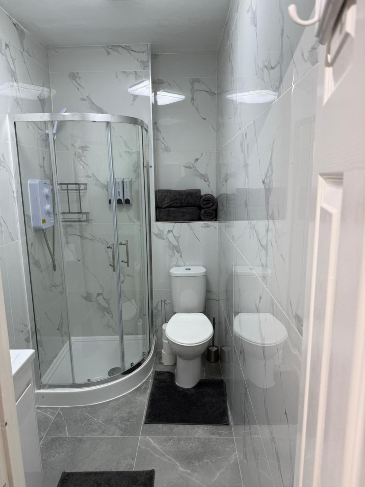 Luxury In Victoria, 7 Minutes Walk To Victoria Station, 8 Accommodatie bij particulieren *