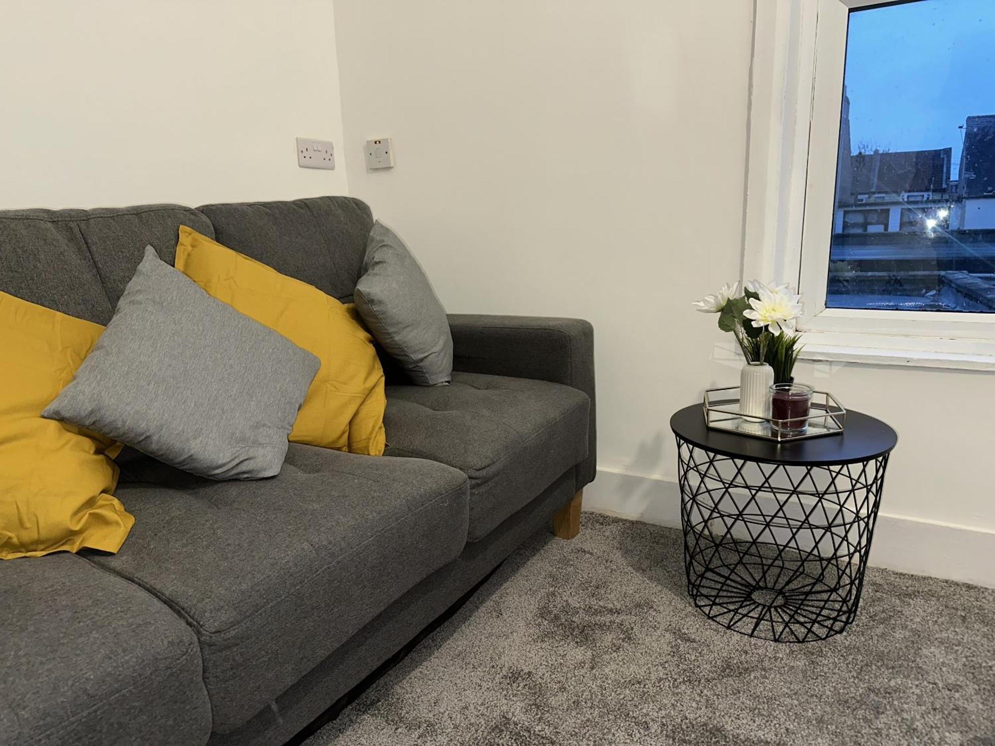 Cozy 2 Bed In Ilford- Contractors & Groups Welcome * Londen