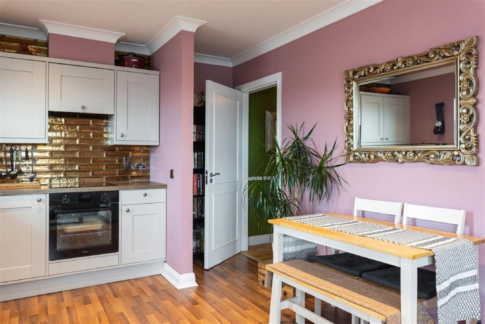 Flat Isaac Leilighet London