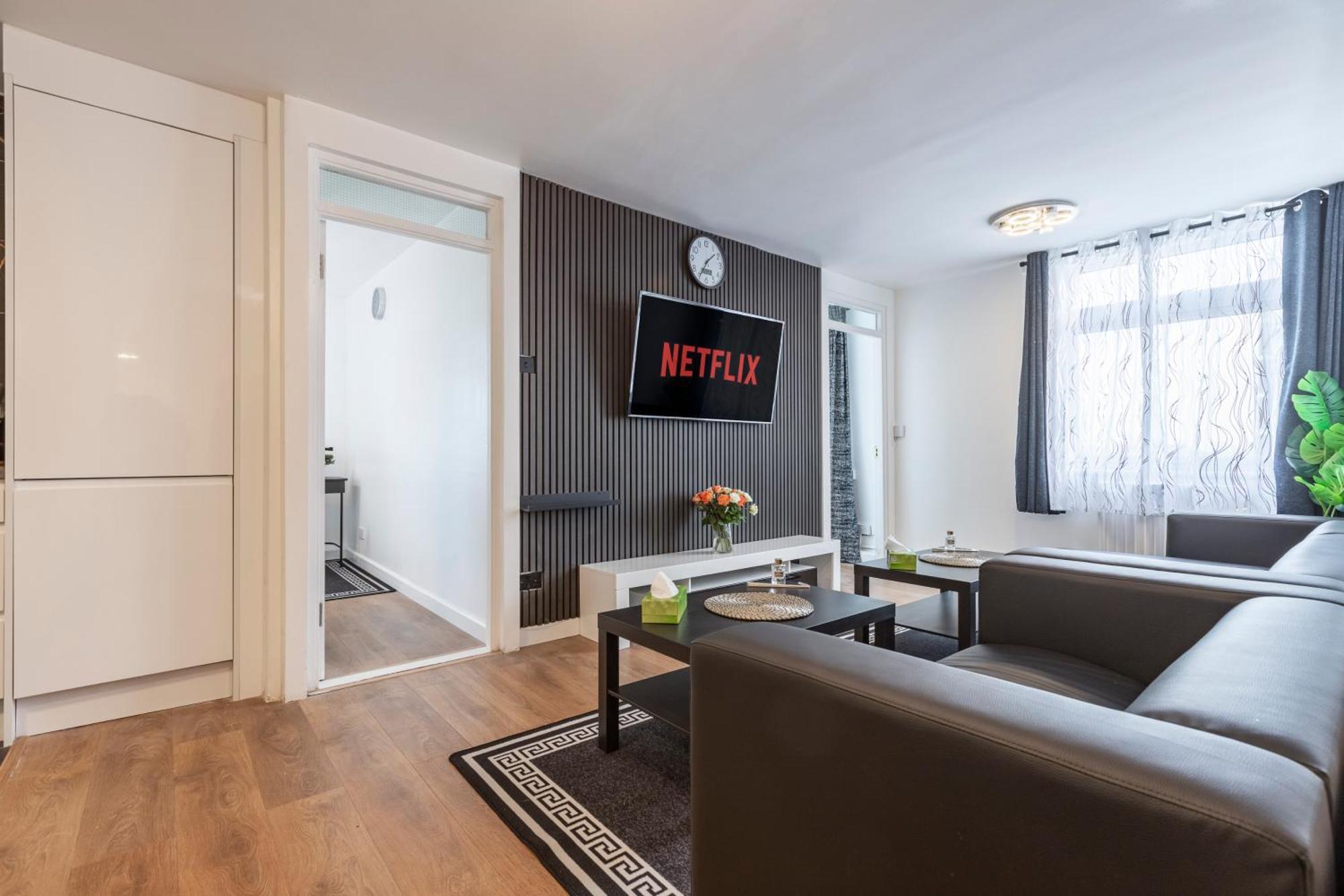 Shepherds Haven Luxury 4 Bed Flat With Self Check In *