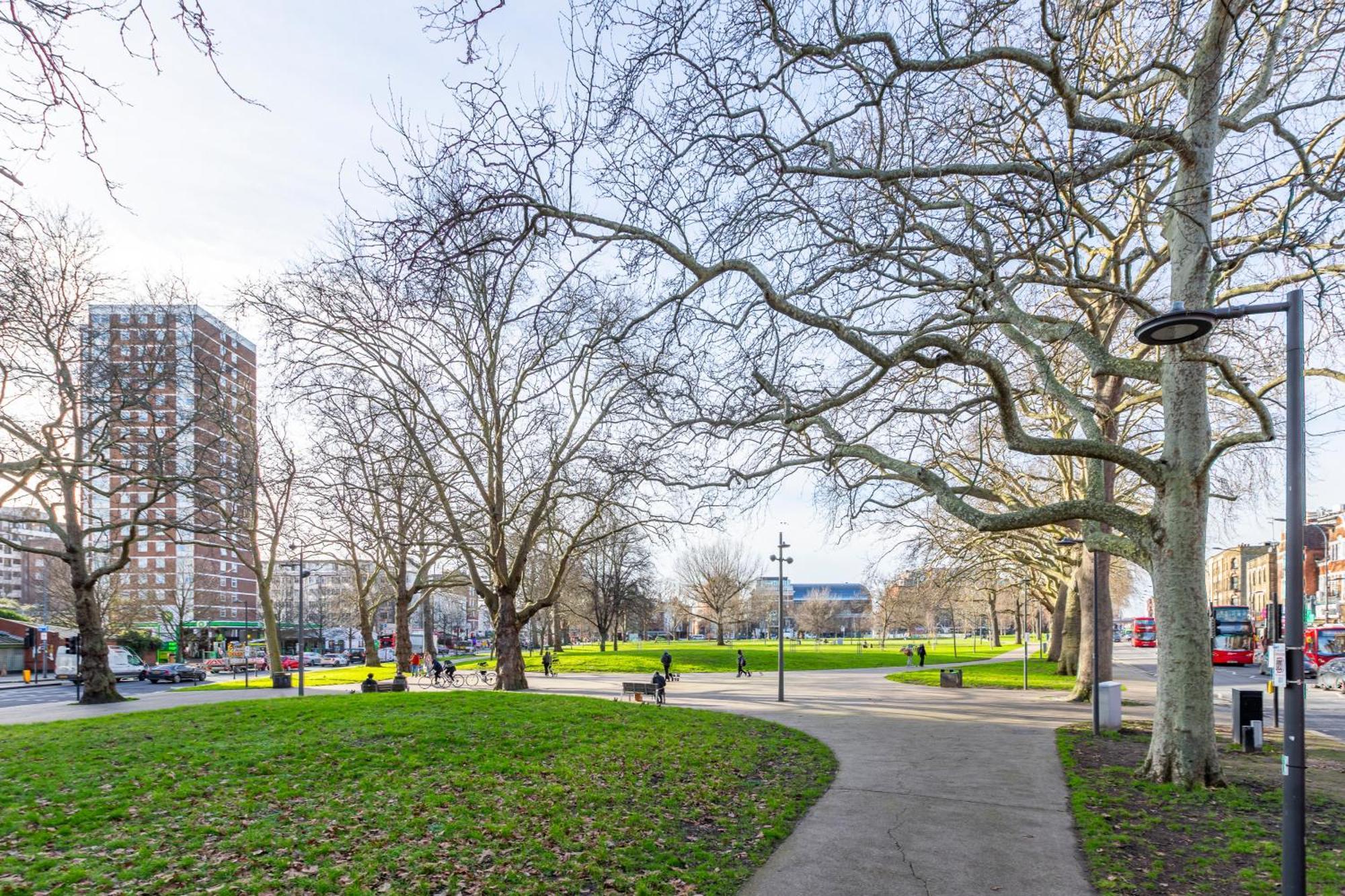 Shepherds Haven Luxury 4 Bed Flat With Self Check In Apartment *