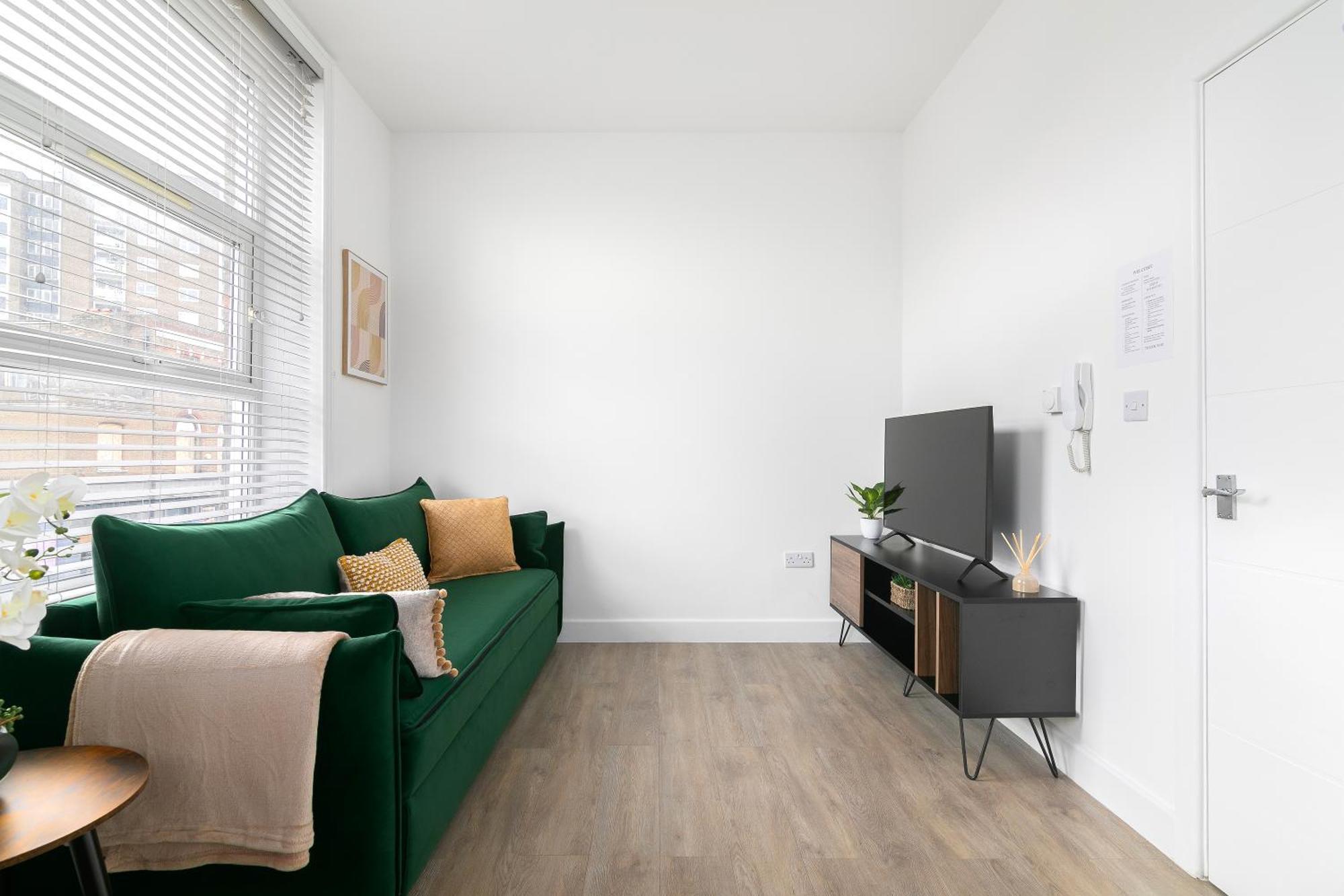 Apartment Stylish In Queens Park