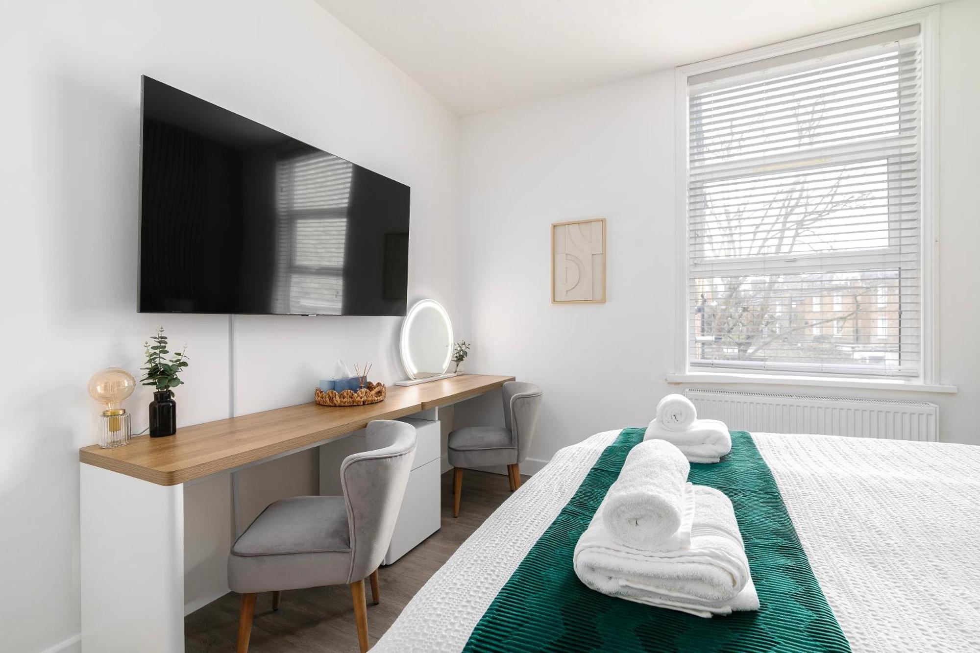 Apartment Stylish In Queens Park London