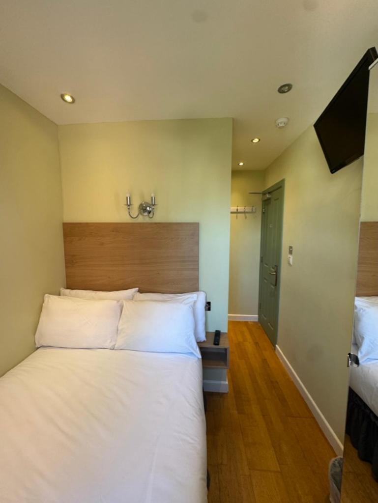 Matheson Olympia Guest house 3*