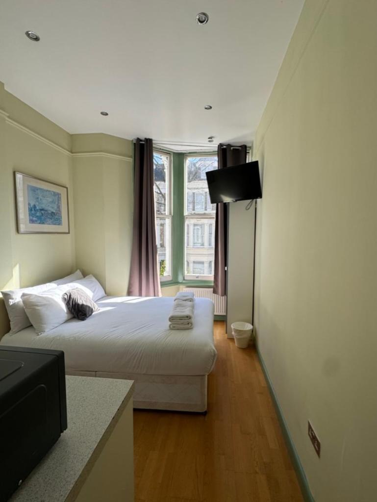 Guest house Matheson Olympia 3*