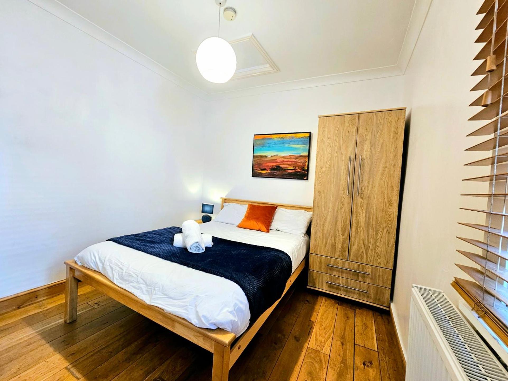 Holiday home 4 Bedroom, 3 Bathroom Private House In London, 3 Minutes Walk To Edgware Road Station