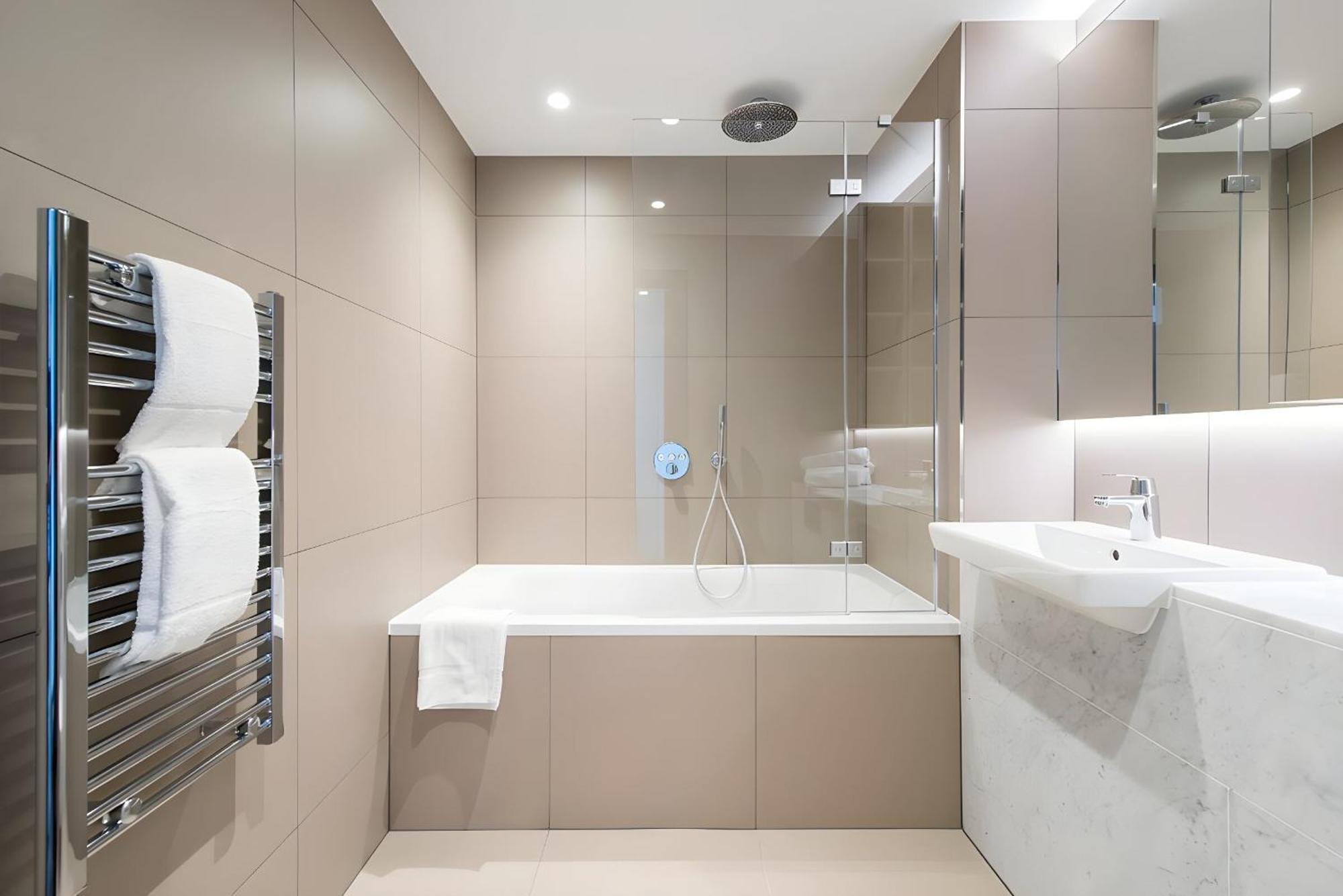 Liverpool St Modern 2 Bed Apartment