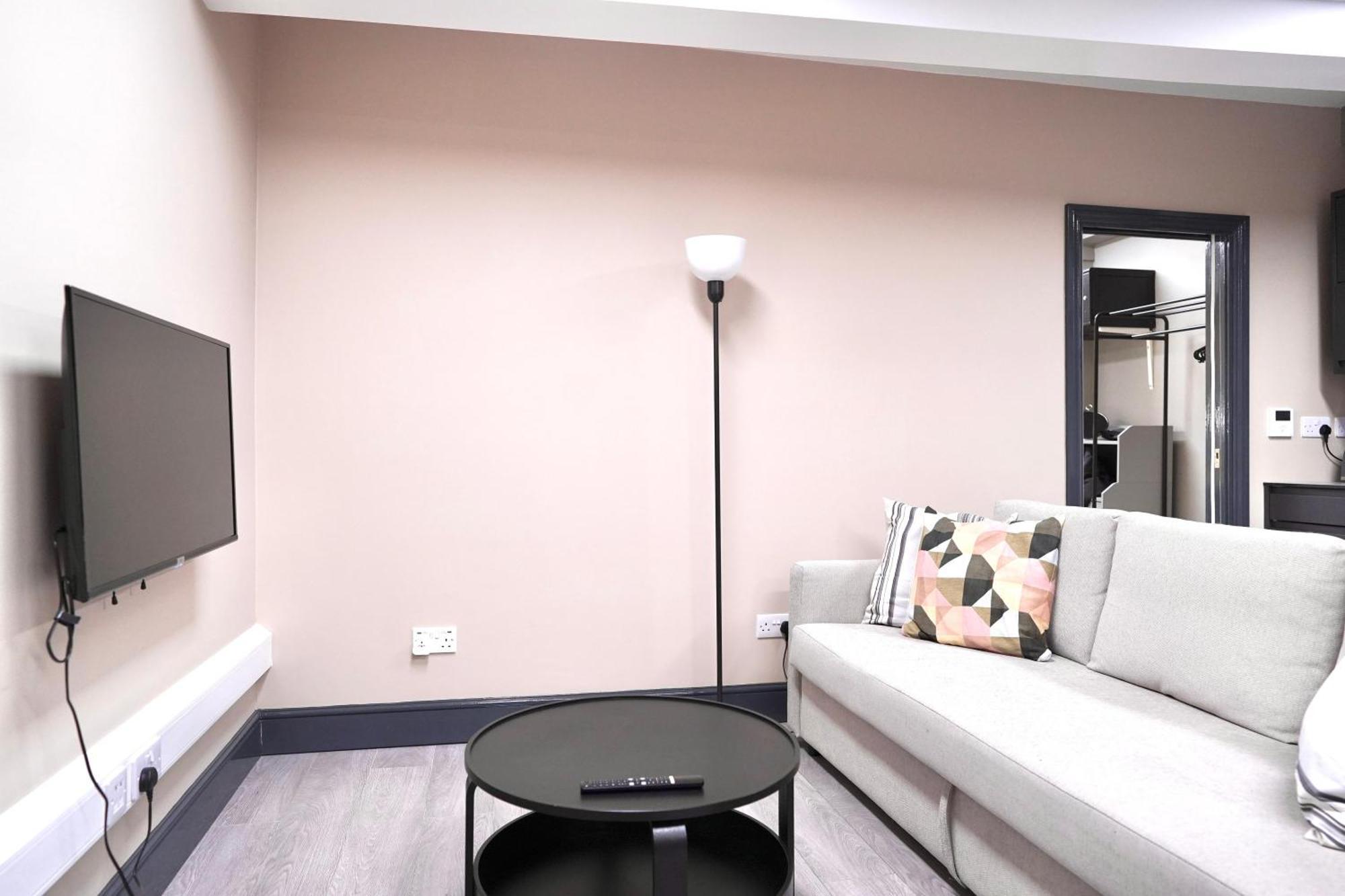 Apartment Charming 1br Flats In The Heart Of Of *