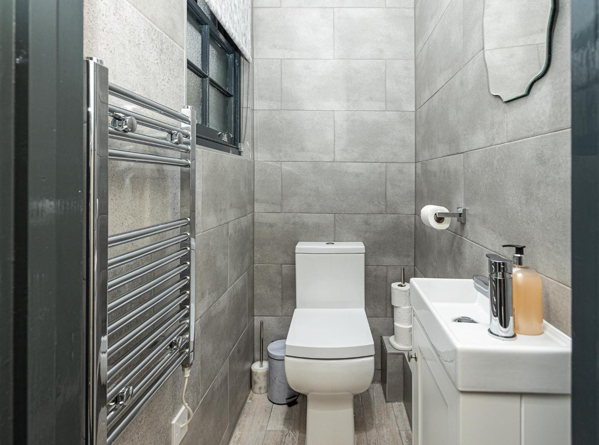 Charming 1br Flats In The Heart Of Of *