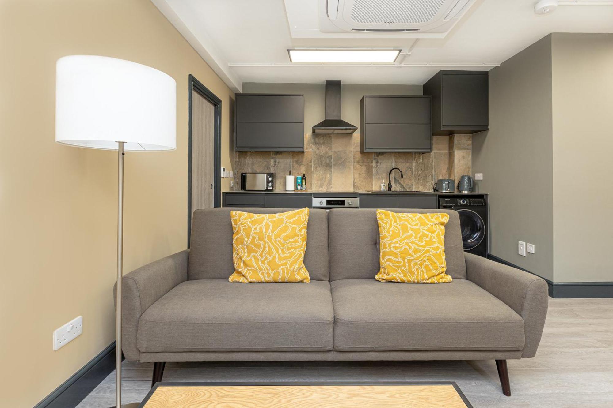 Charming 1br Flats In The Heart Of Of Apartment *