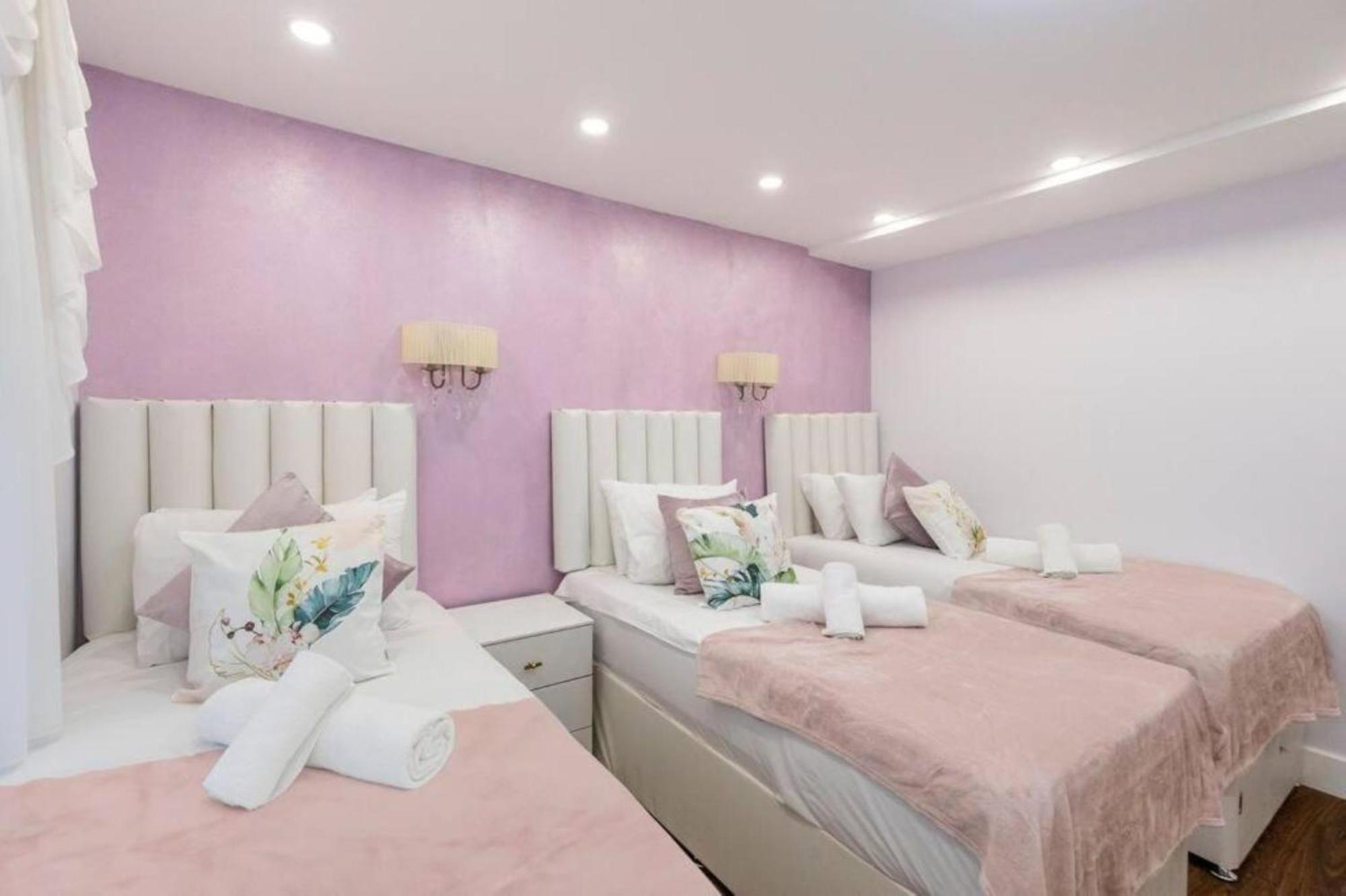 Metro Majesty 5-bedroom Gem In South Tottenham Londen