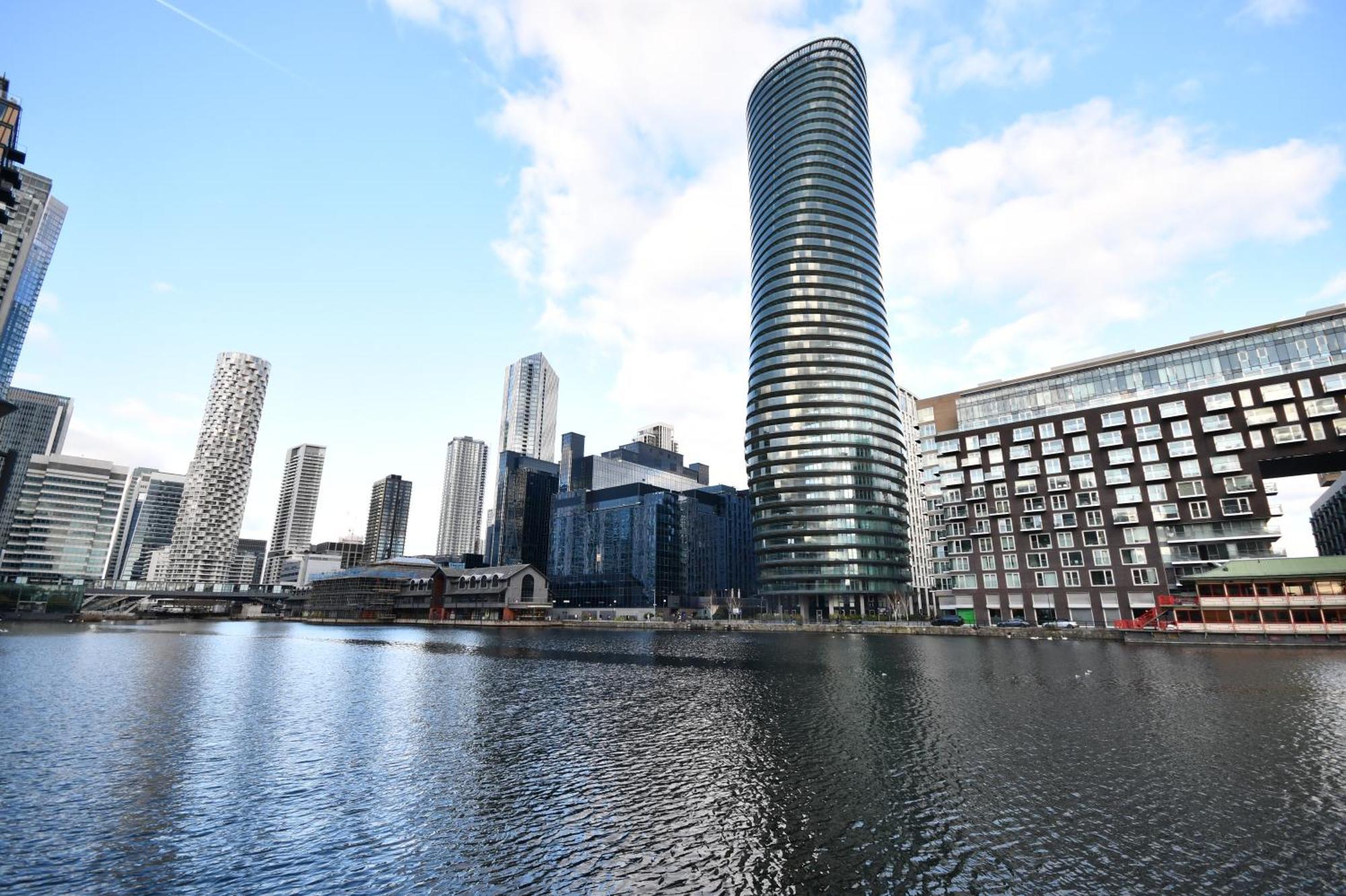 Comfortable 2 Bedroom Flat With Great View Near Canary Wharf Londen