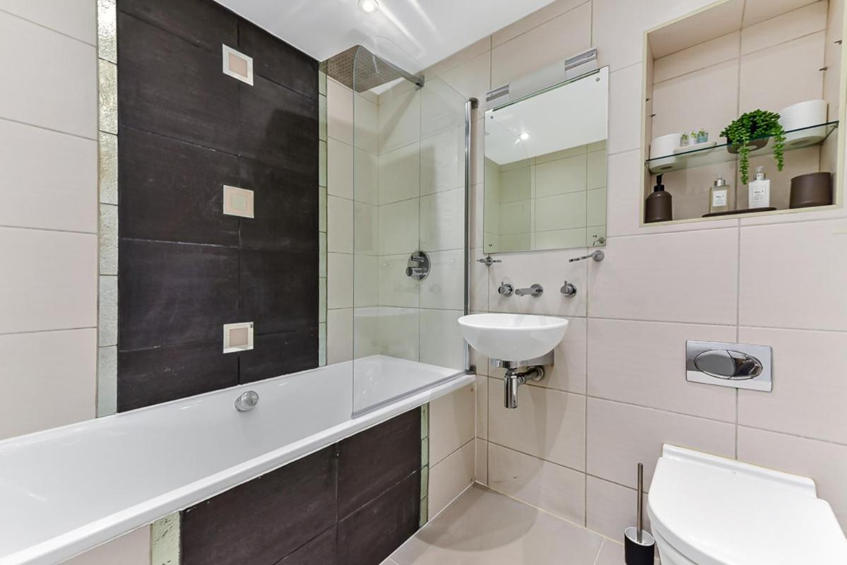 Leilighet Bright And Spacious 2 Bed In *
