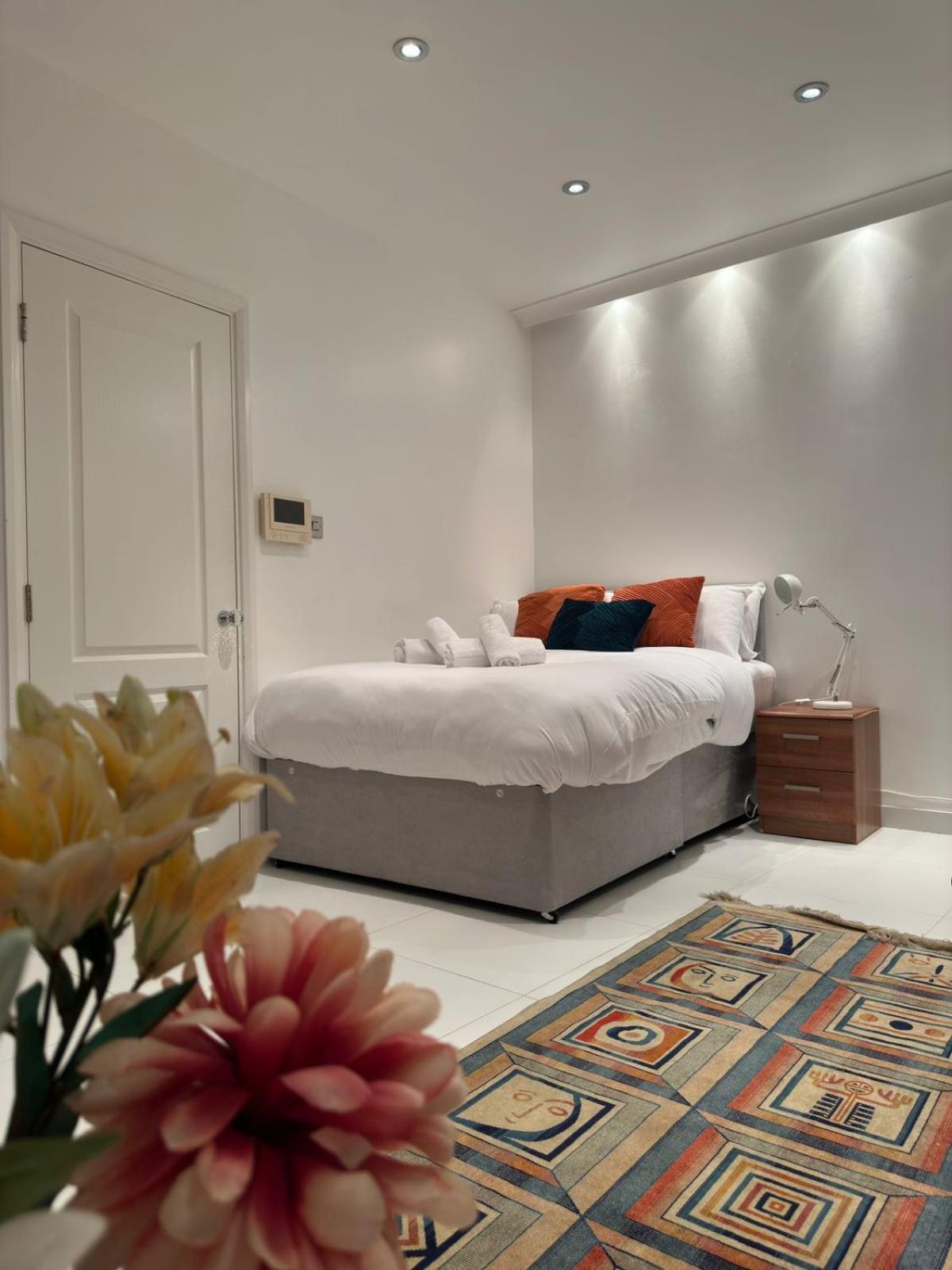 Stylish Modern In The Heart Of St Paul Smithfield Barbican London