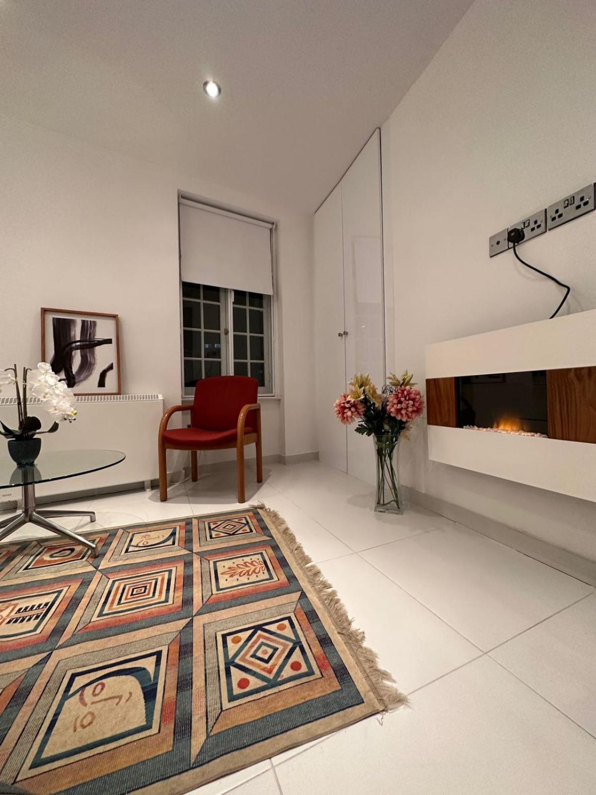 Stylish Modern In The Heart Of St Paul Smithfield Barbican *
