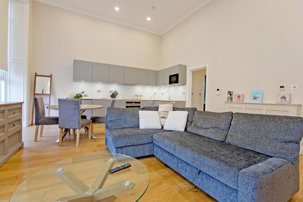 Apartment 1 Bed Kensington Cromwell Flat With Balcony Number 4 London