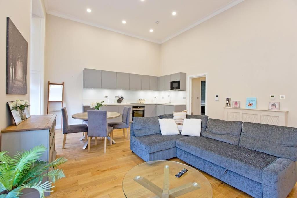 1 Bed Kensington Cromwell Flat With Balcony Number 4 Apartment