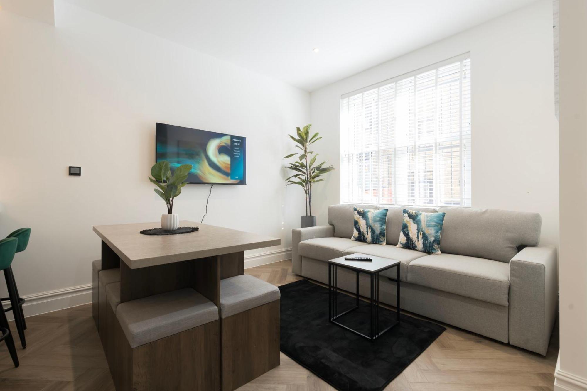 The Royal Whitechapel Apartment London