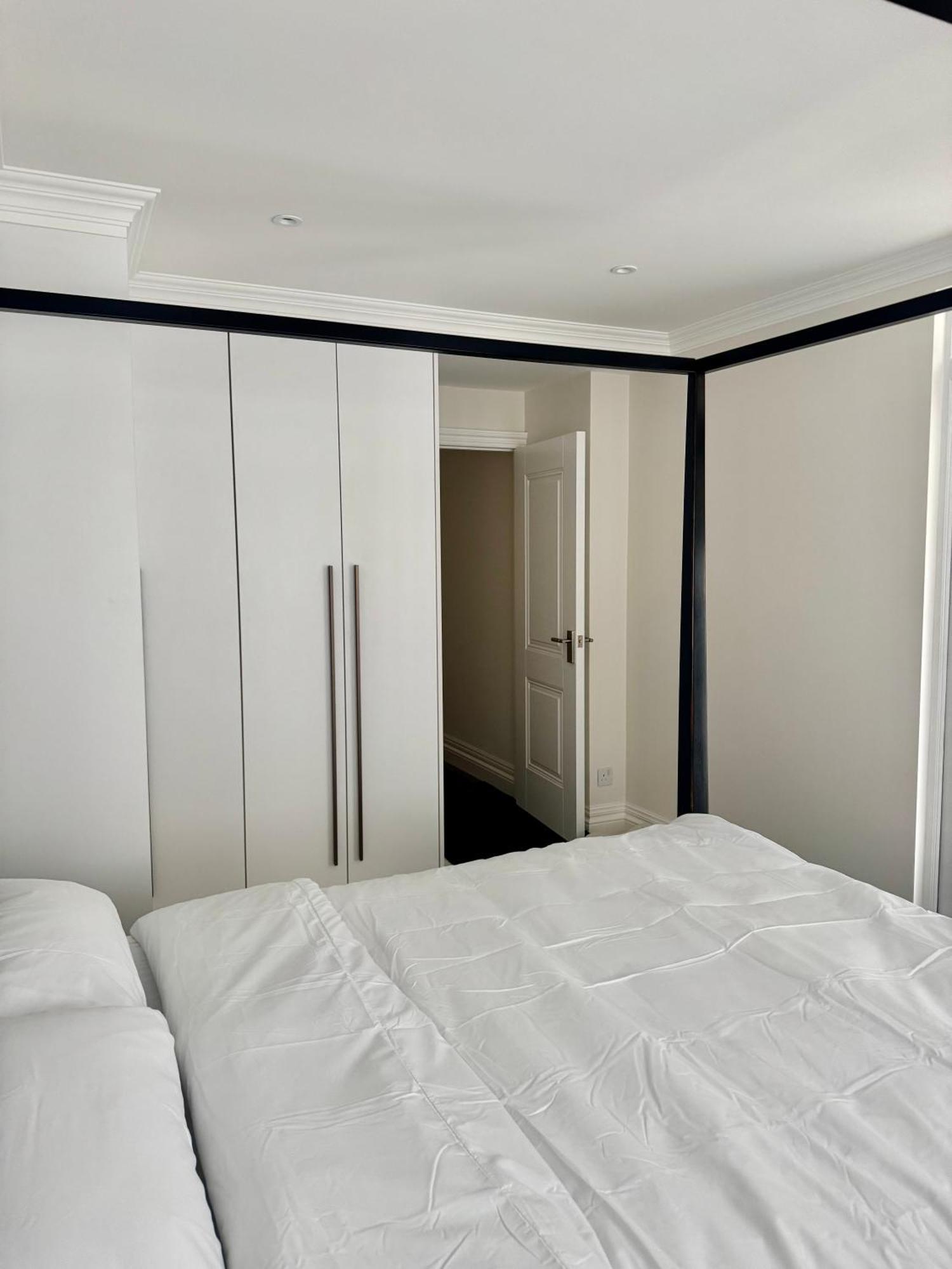 Leilighet Stunning 2-bed, 2-bath In