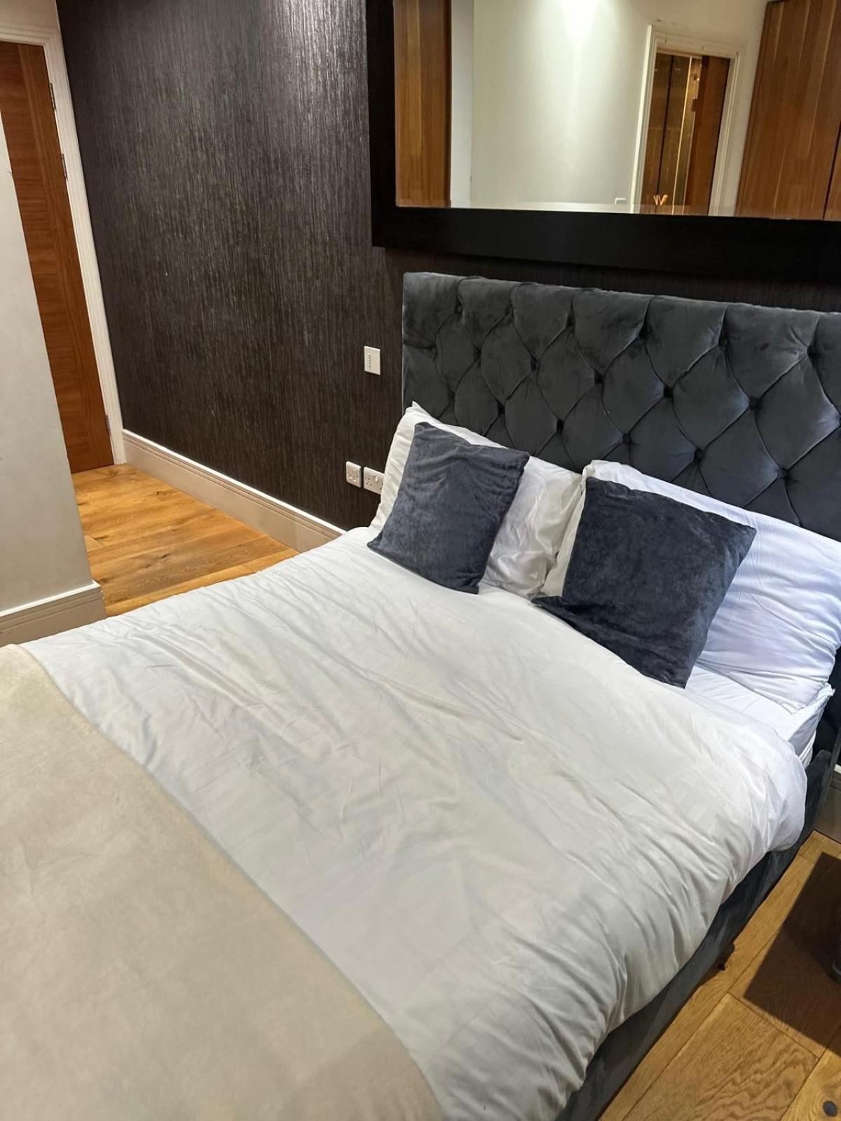 Oxford Street Two Bedroom Luxury * London