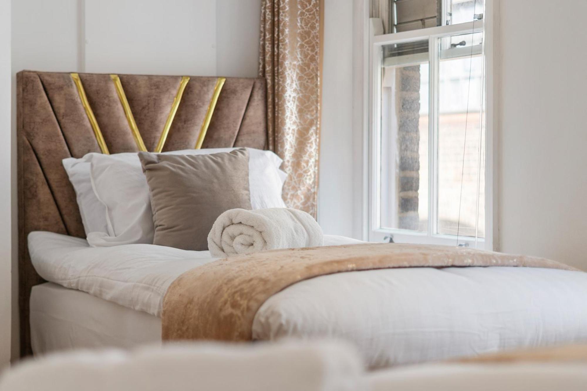 Stylish And Modern In Vibrant Soho Unbeatable Location Wdg London