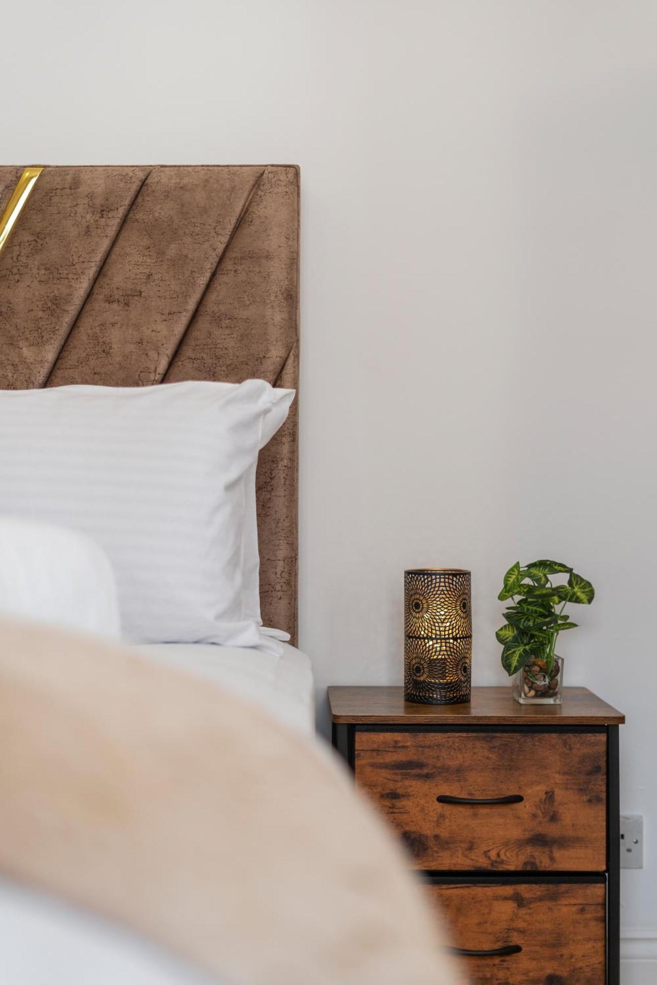 Stylish And Modern In Vibrant Soho Unbeatable Location Wdg *