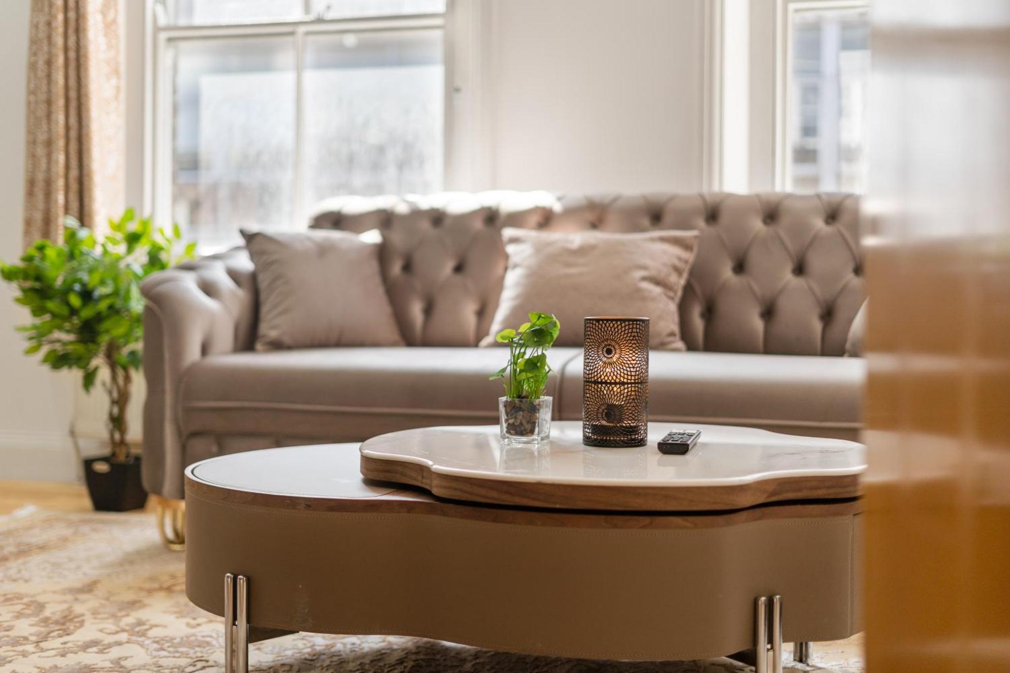 Stylish And Modern In Vibrant Soho Unbeatable Location Wdg *