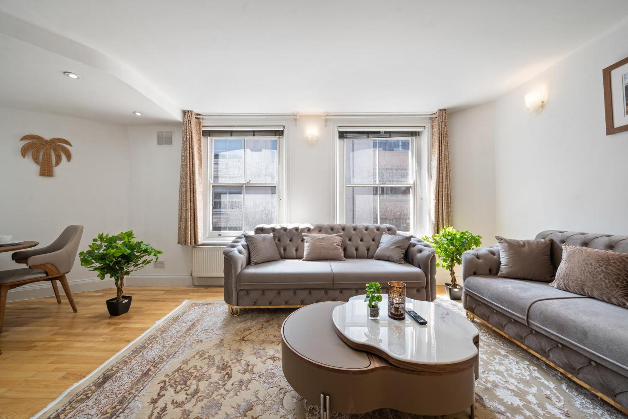 Stylish And Modern In Vibrant Soho Unbeatable Location Wdg London