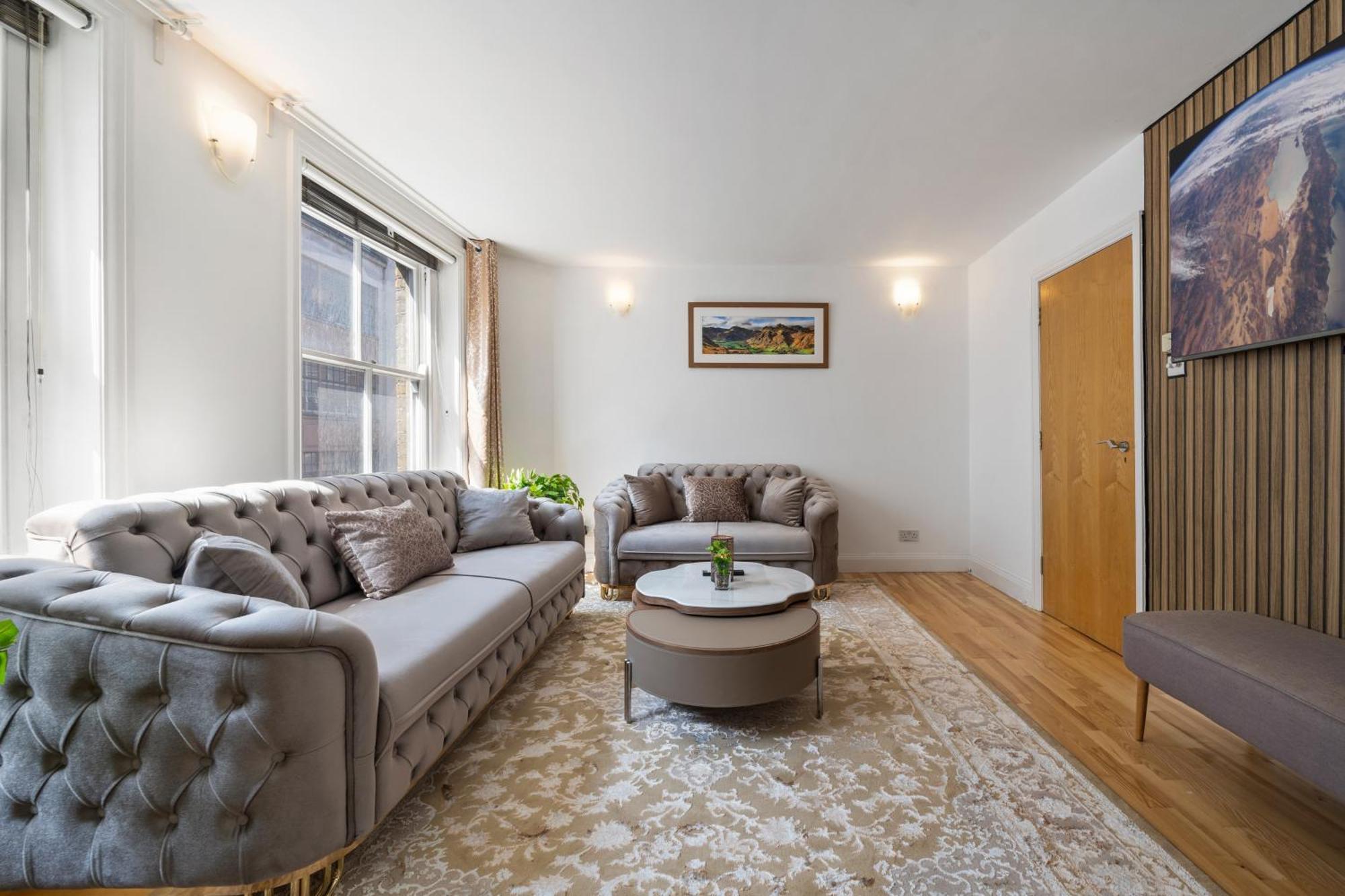 Stylish And Modern In Vibrant Soho Unbeatable Location Wdg * London