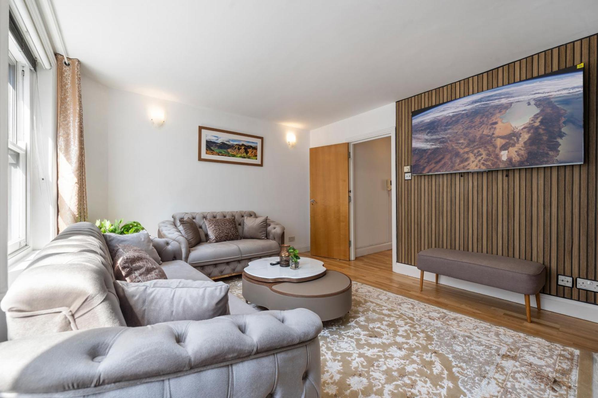 Stylish And Modern In Vibrant Soho Unbeatable Location Wdg Apartment