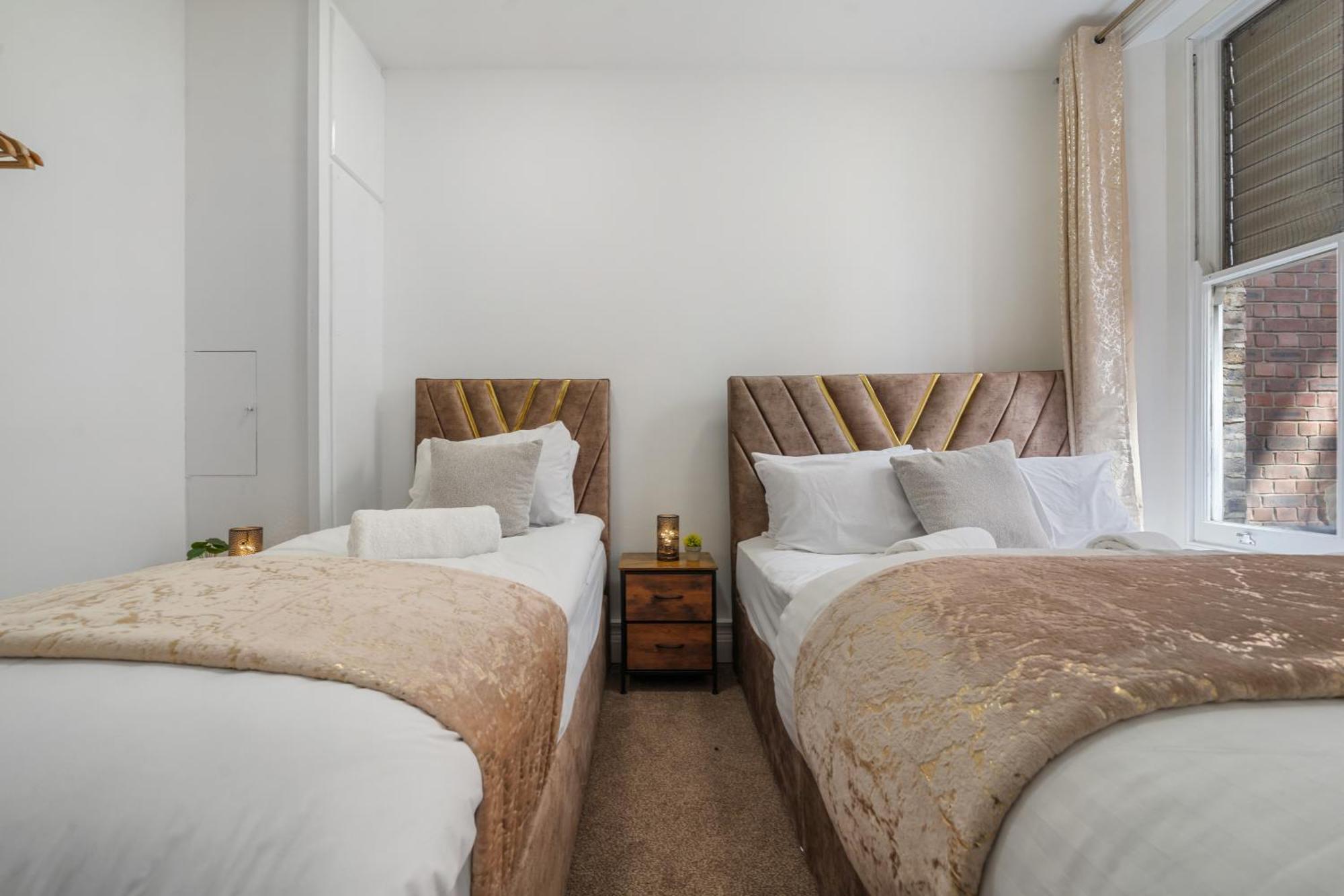 Stylish And Modern In Vibrant Soho Unbeatable Location Wdg Apartment *