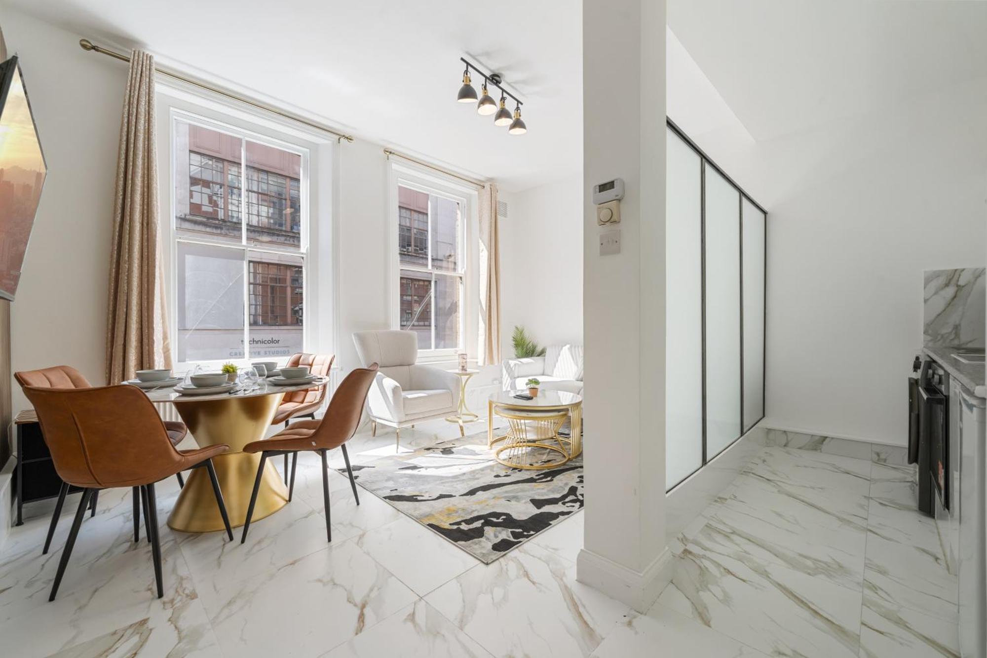 Apartment Stylish And Modern In Vibrant Soho Unbeatable Location Wdg