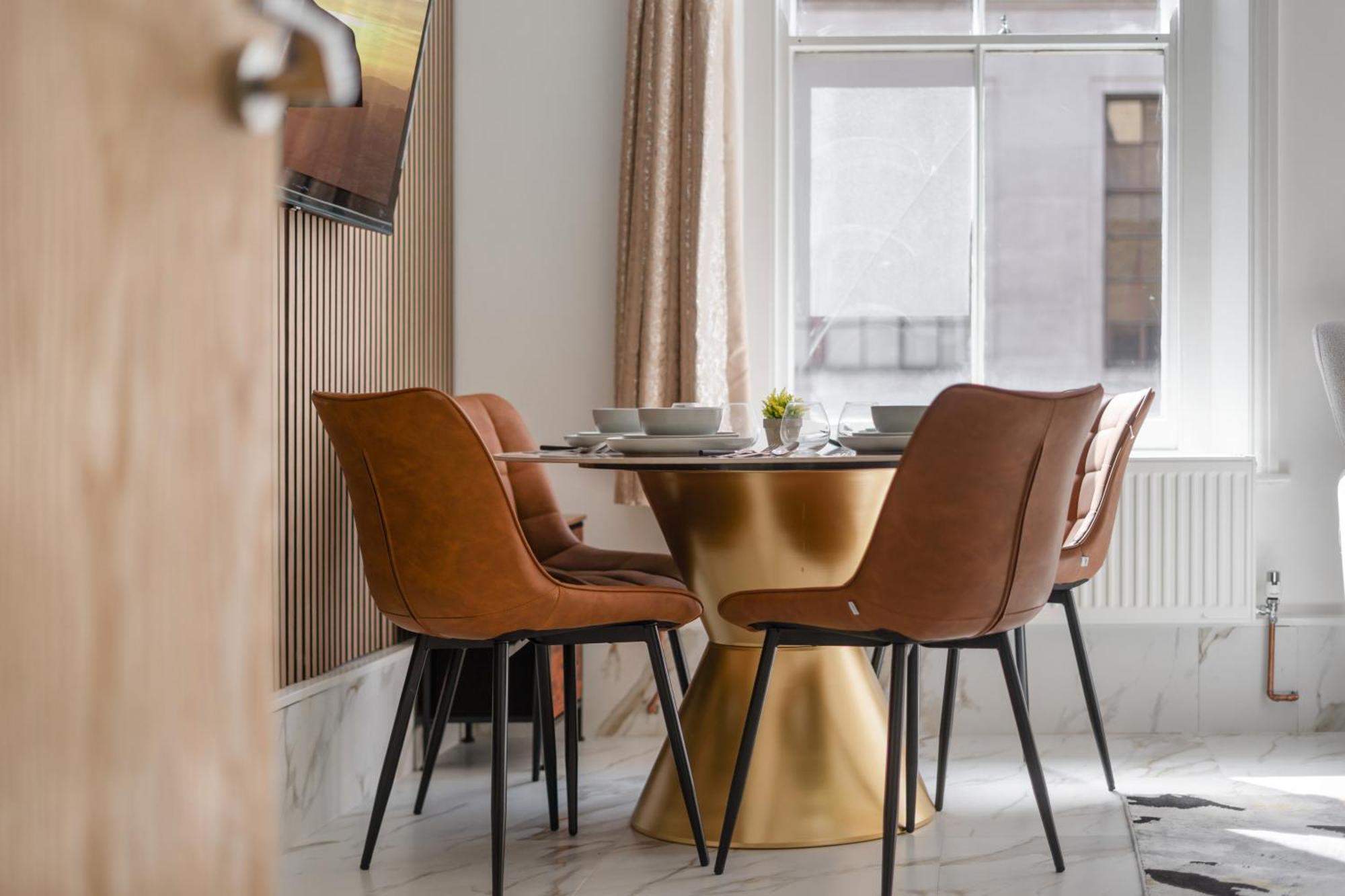 Stylish And Modern In Vibrant Soho Unbeatable Location Wdg *