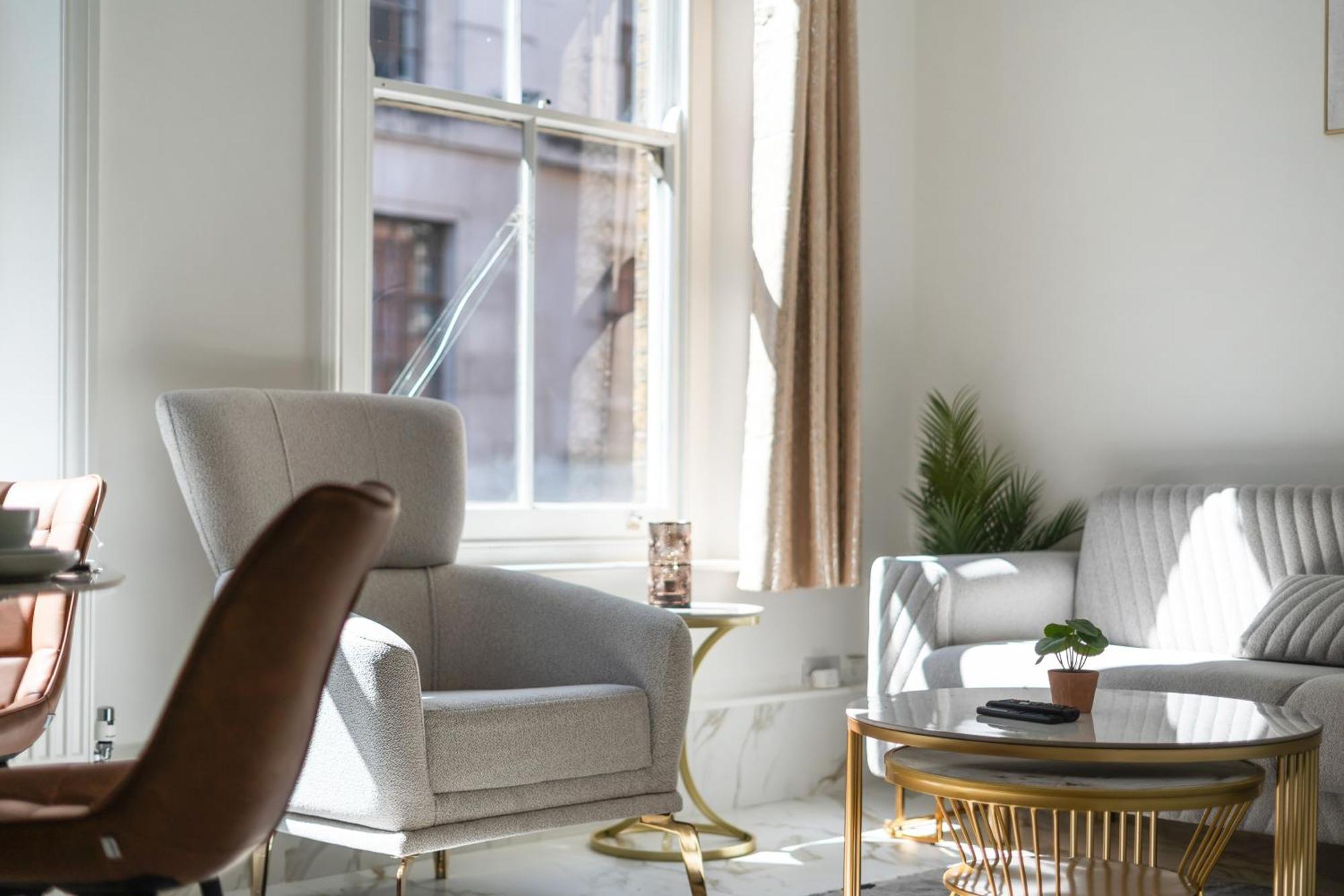 Stylish And Modern In Vibrant Soho Unbeatable Location Wdg Apartment