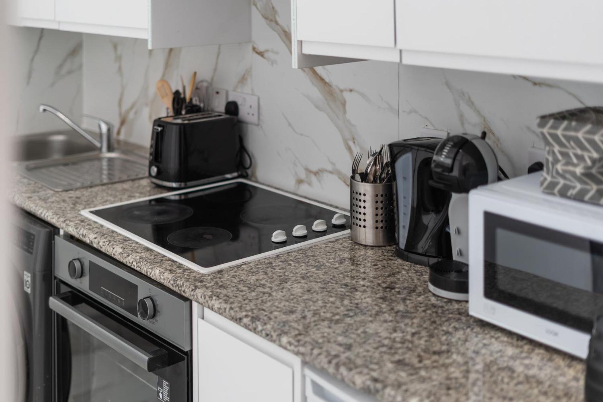 Stylish And Modern In Vibrant Soho Unbeatable Location Wdg *