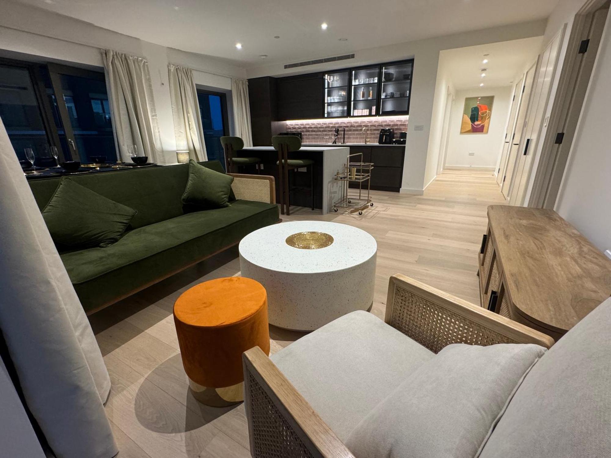Apartment Waterside Near O2 Royal Dock With Parking And Ac *