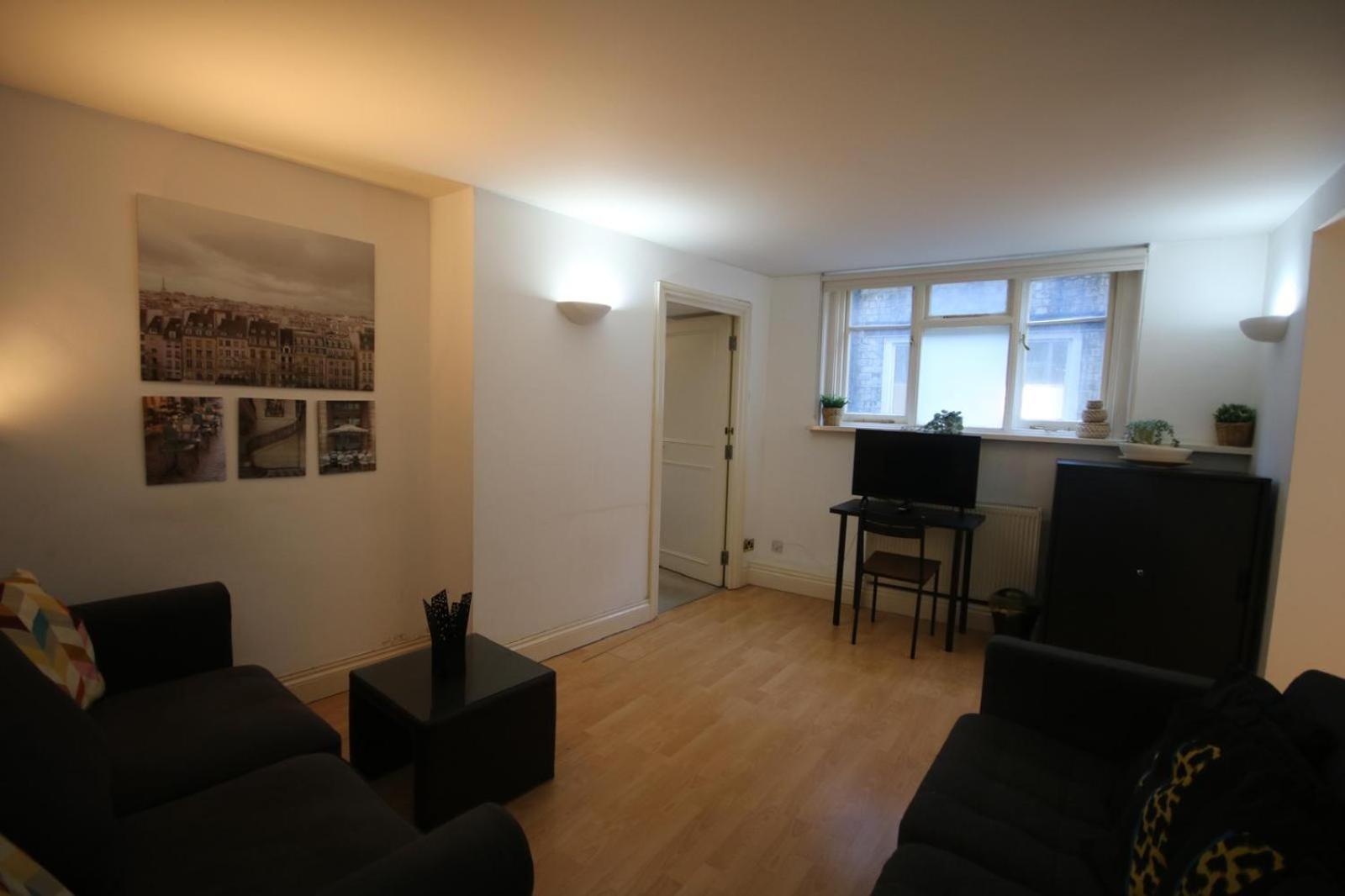 Apartment 1-bed Flat In *
