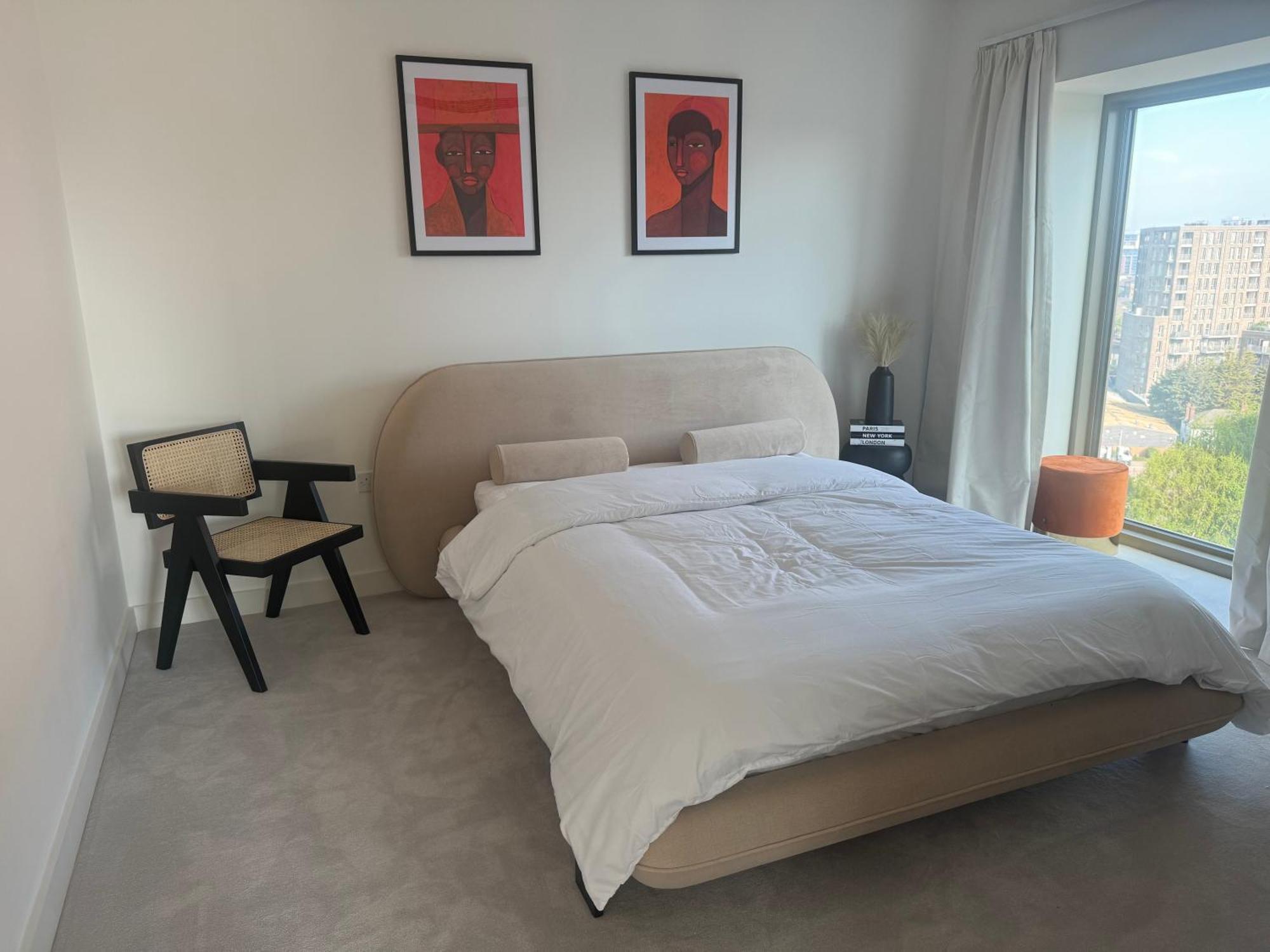 Waterside Near O2 Royal Dock With Parking And Ac London