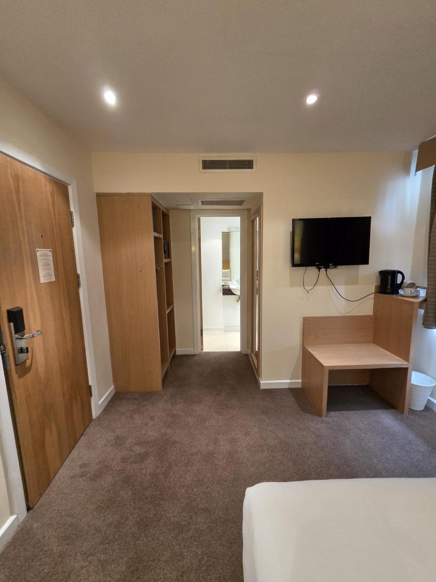 The Luton Hotel Hotell 2*