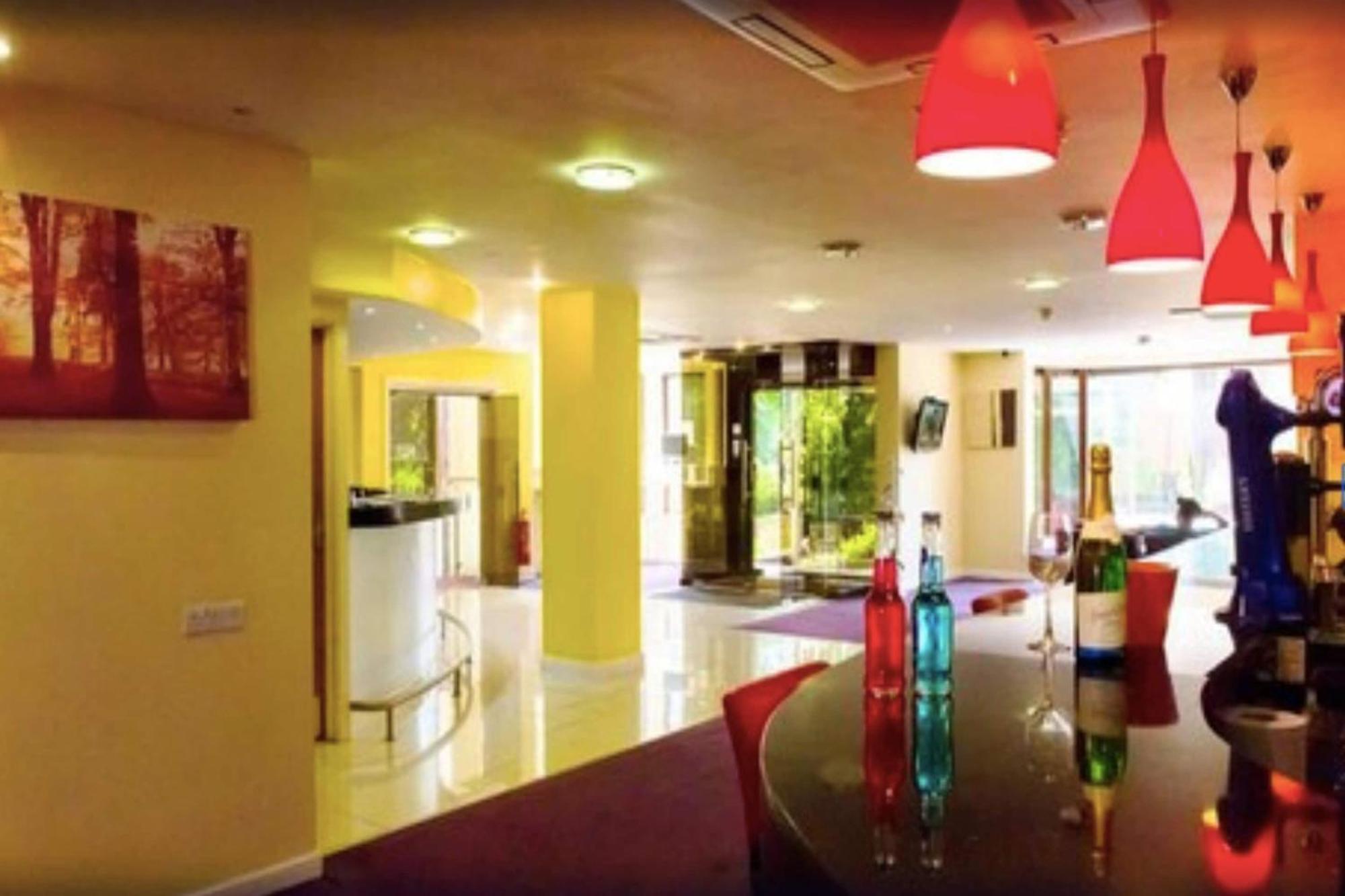 Hotell The Luton Hotel 2*