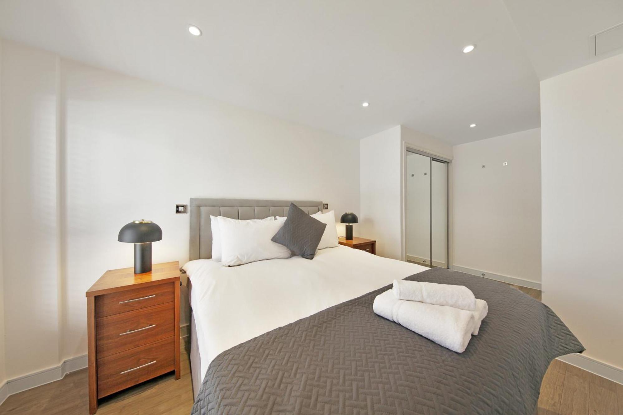 2 Bed Executive Next To Liverpool Street Free Wifi By Aparts Leilighet