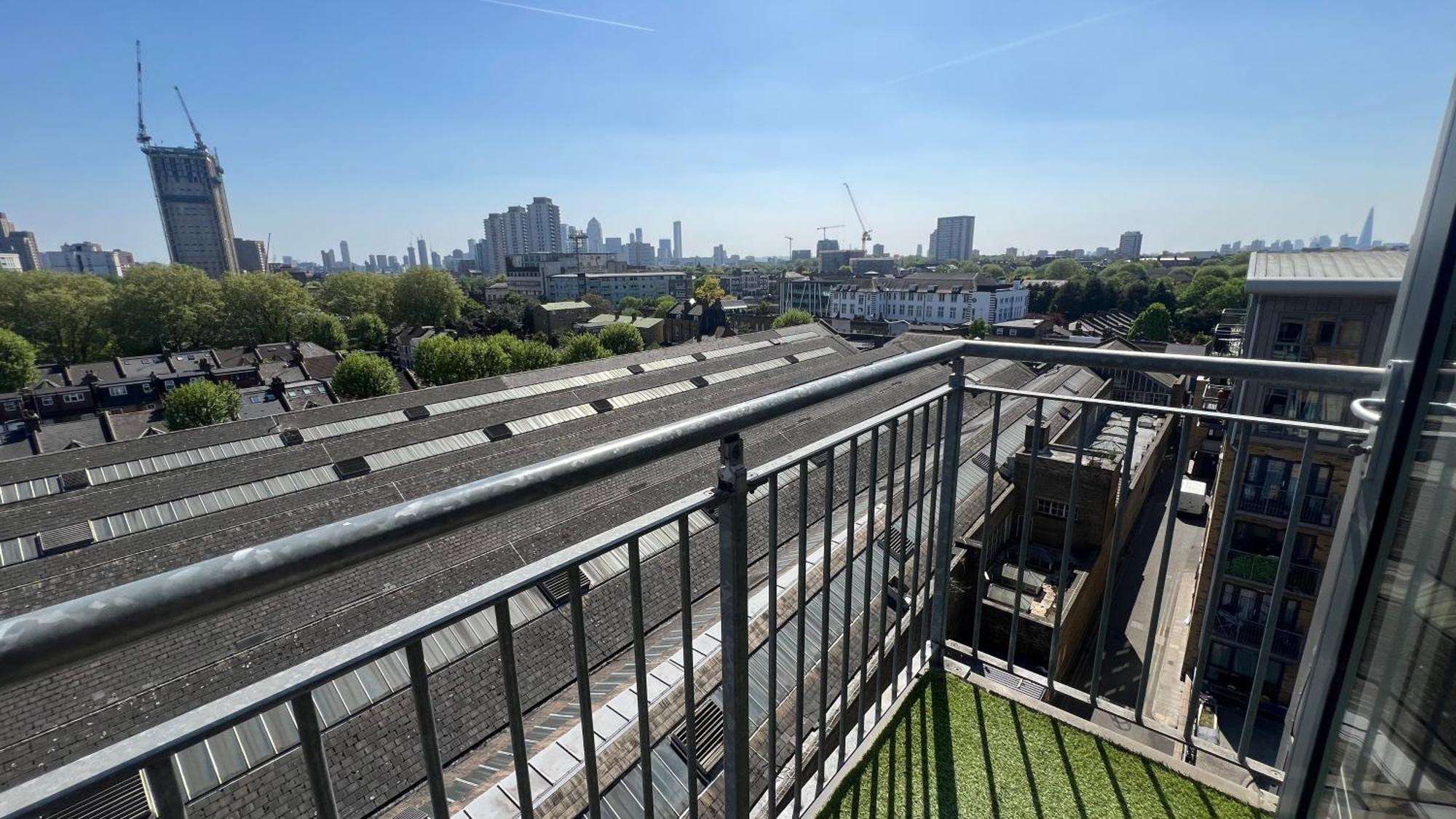 Sunset Heights Bright 2br With Views And Free Parking Appartement Londen