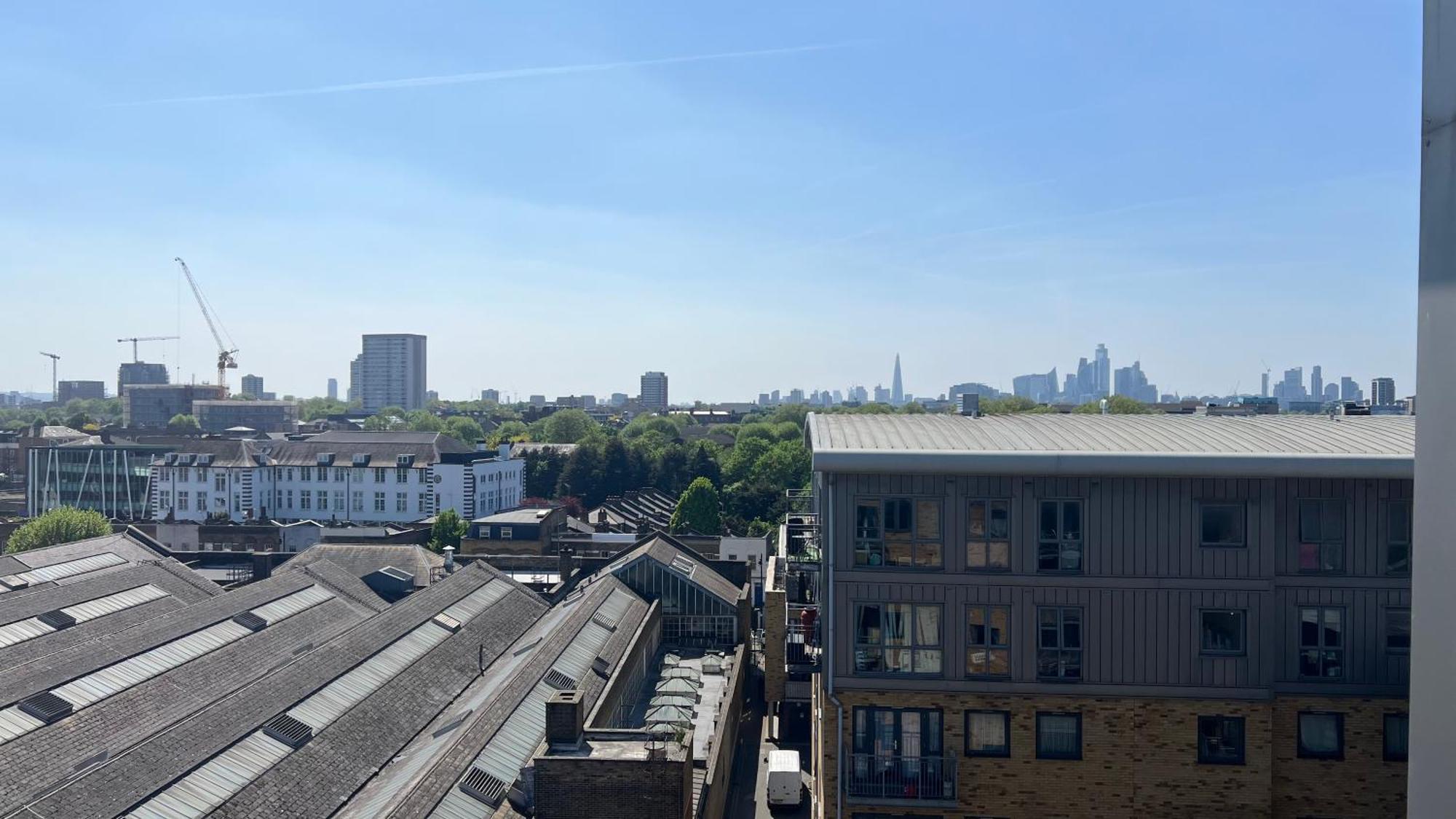 Sunset Heights Bright 2br With Views And Free Parking Londen