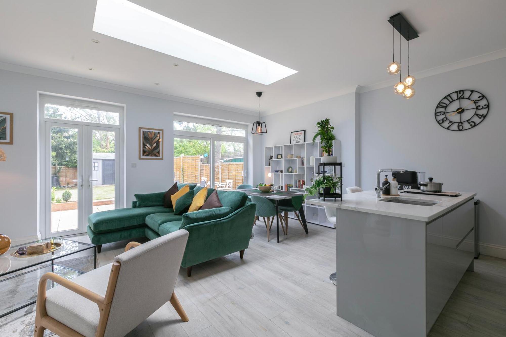 5 Bedroom Garden Hse Near Tube & Hampstead Heath Apartment