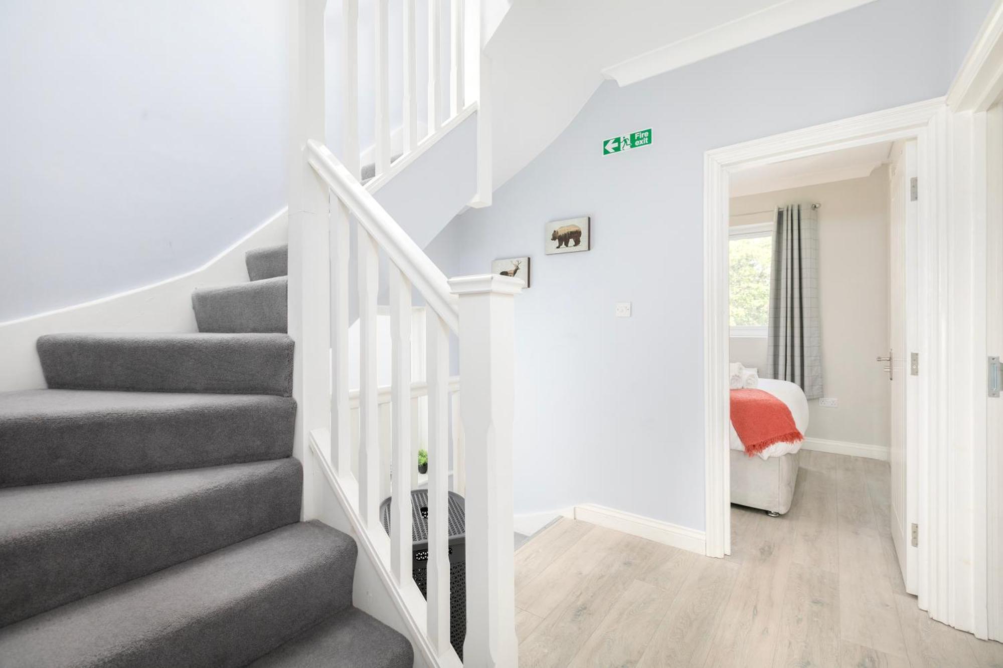 Apartment 5 Bedroom Garden Hse Near Tube & Hampstead Heath *