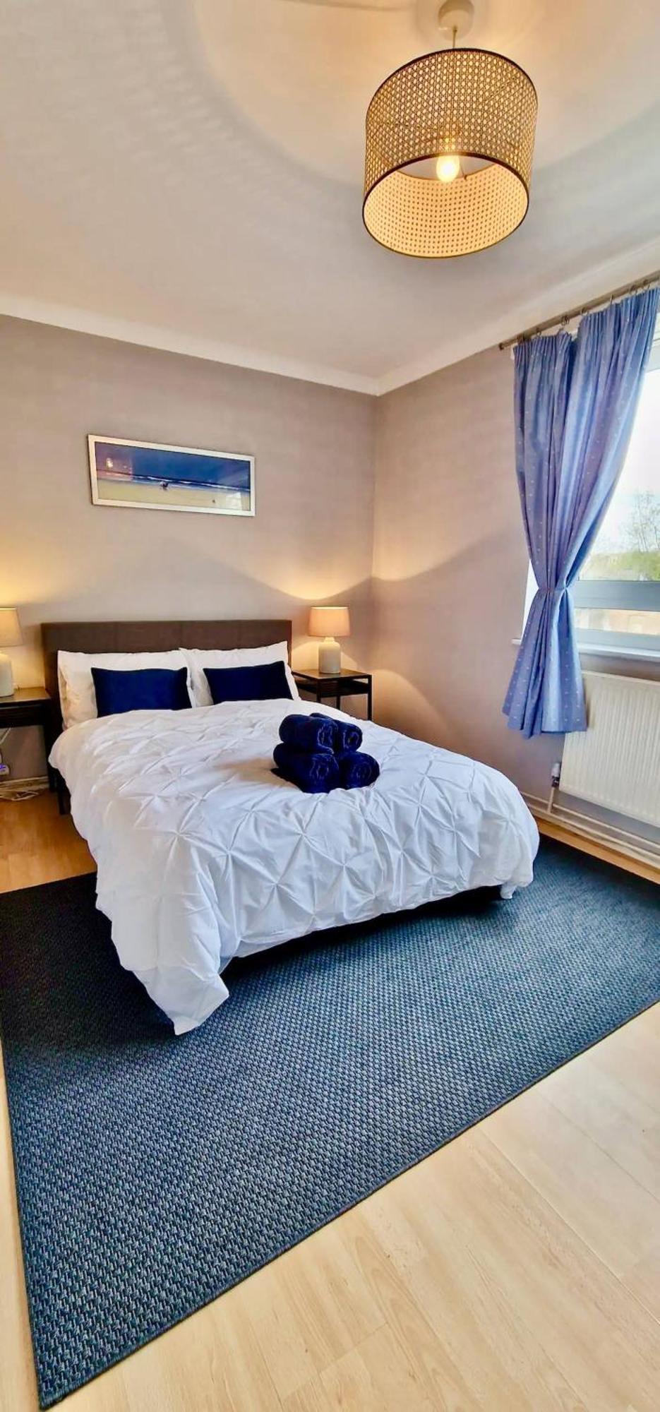 Canal View 3 Bed Flat - Little Venice! * London
